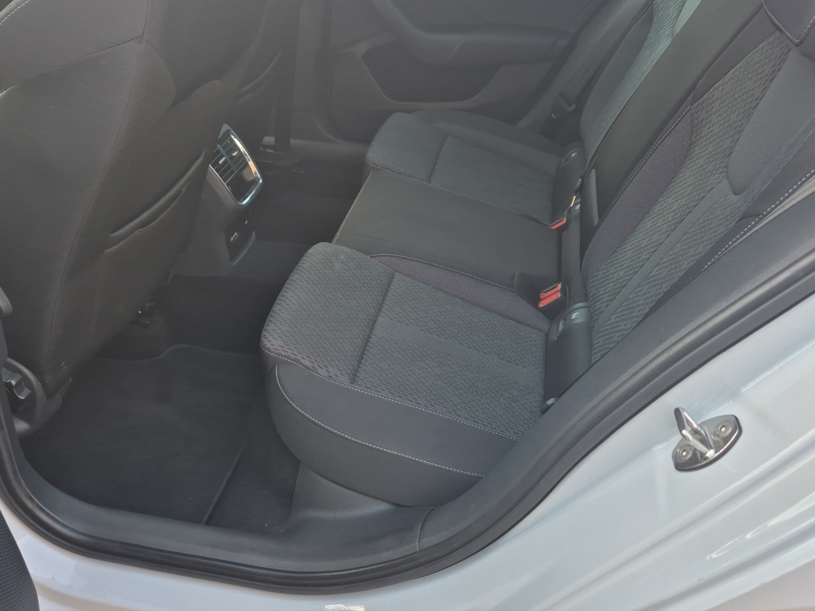 SKODA Octavia Combi 1.5 TSI mHEV DSG Style*Anhängerkupplung*-image-10
