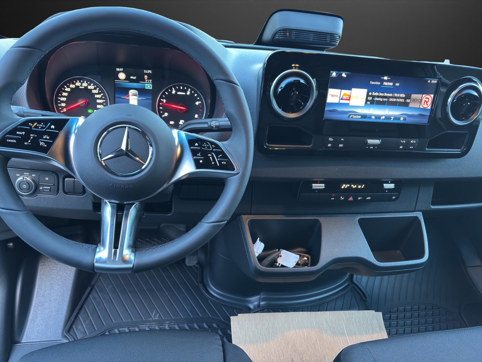 MERCEDES-BENZ Sprinter 319 CDI Standard 9G-TRONIC-image-8