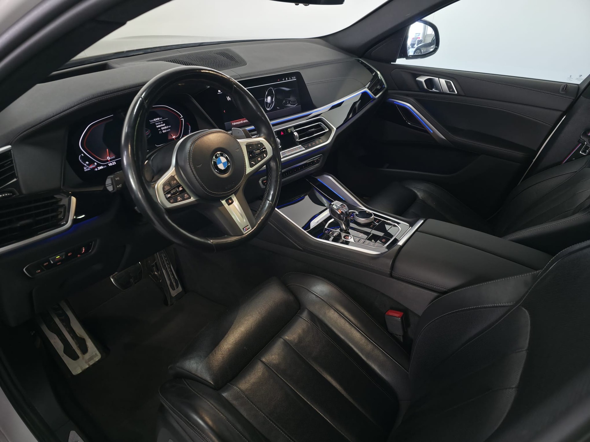 BMW X6 xDrive 48V 40d Steptronic M Sport-image-19