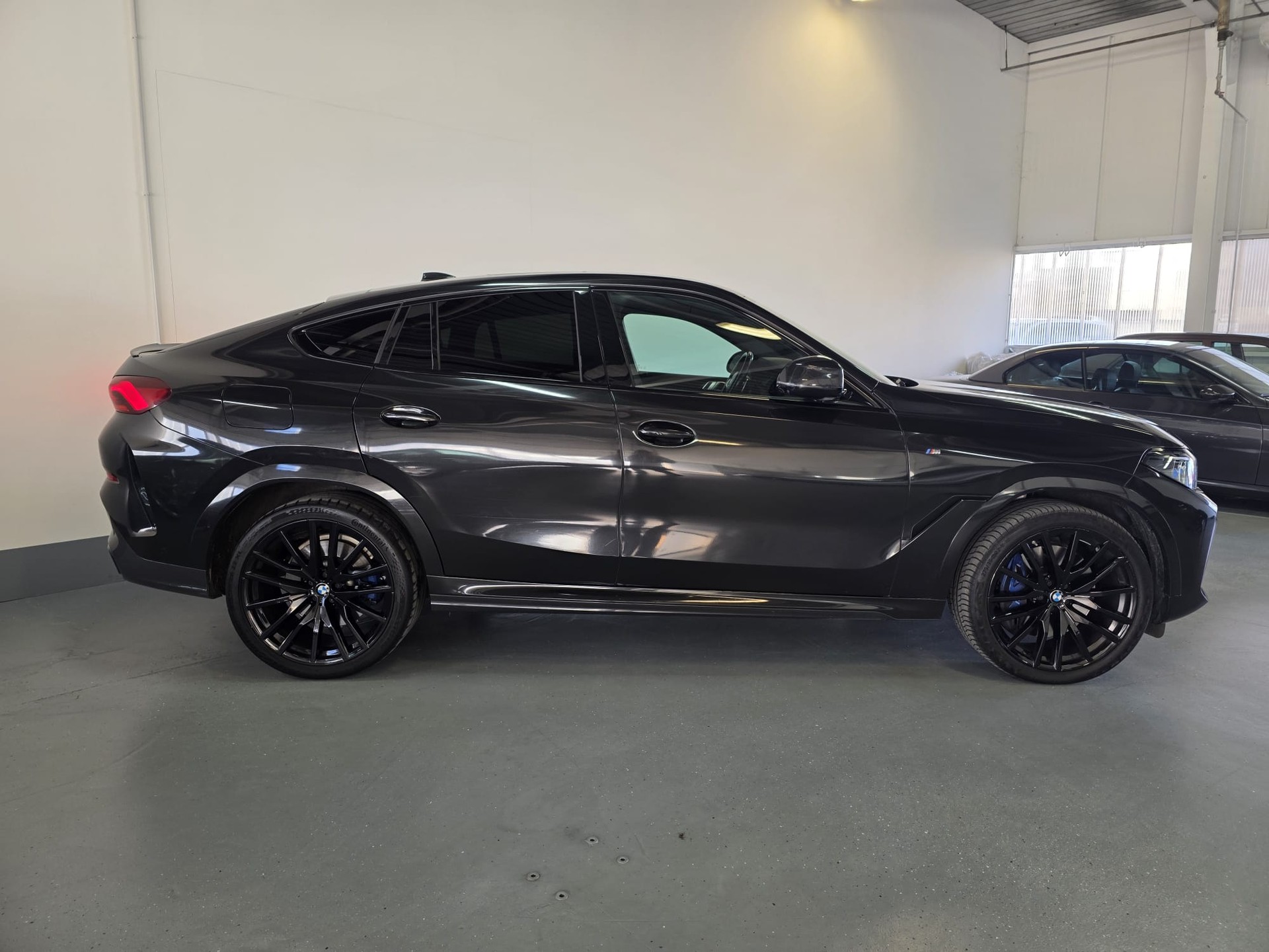 BMW X6 xDrive 48V 40d Steptronic M Sport-image-6