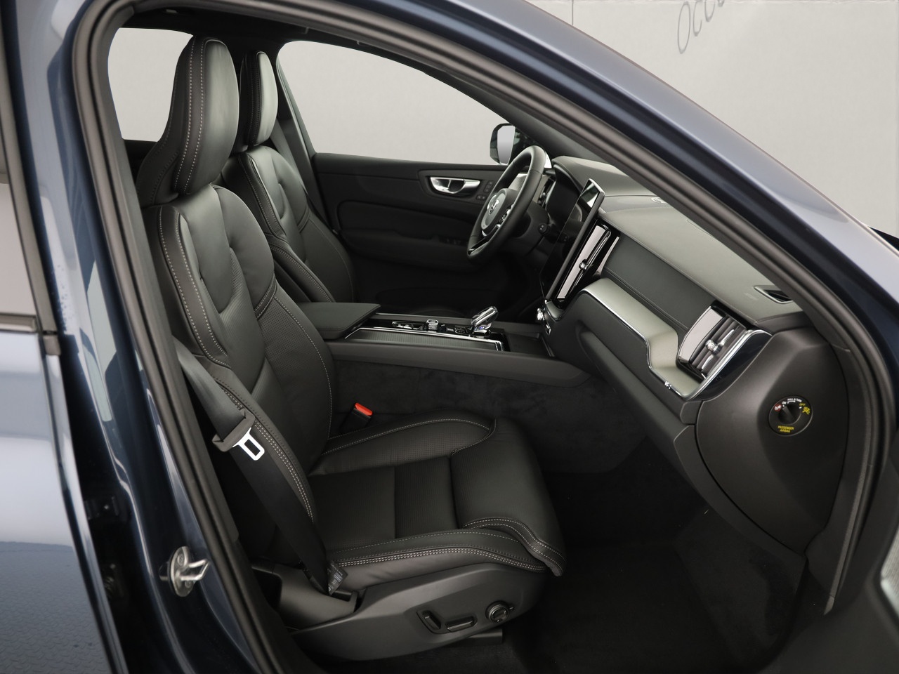 VOLVO XC60 2.0 T8 TE Black Edition eAWD-image-6