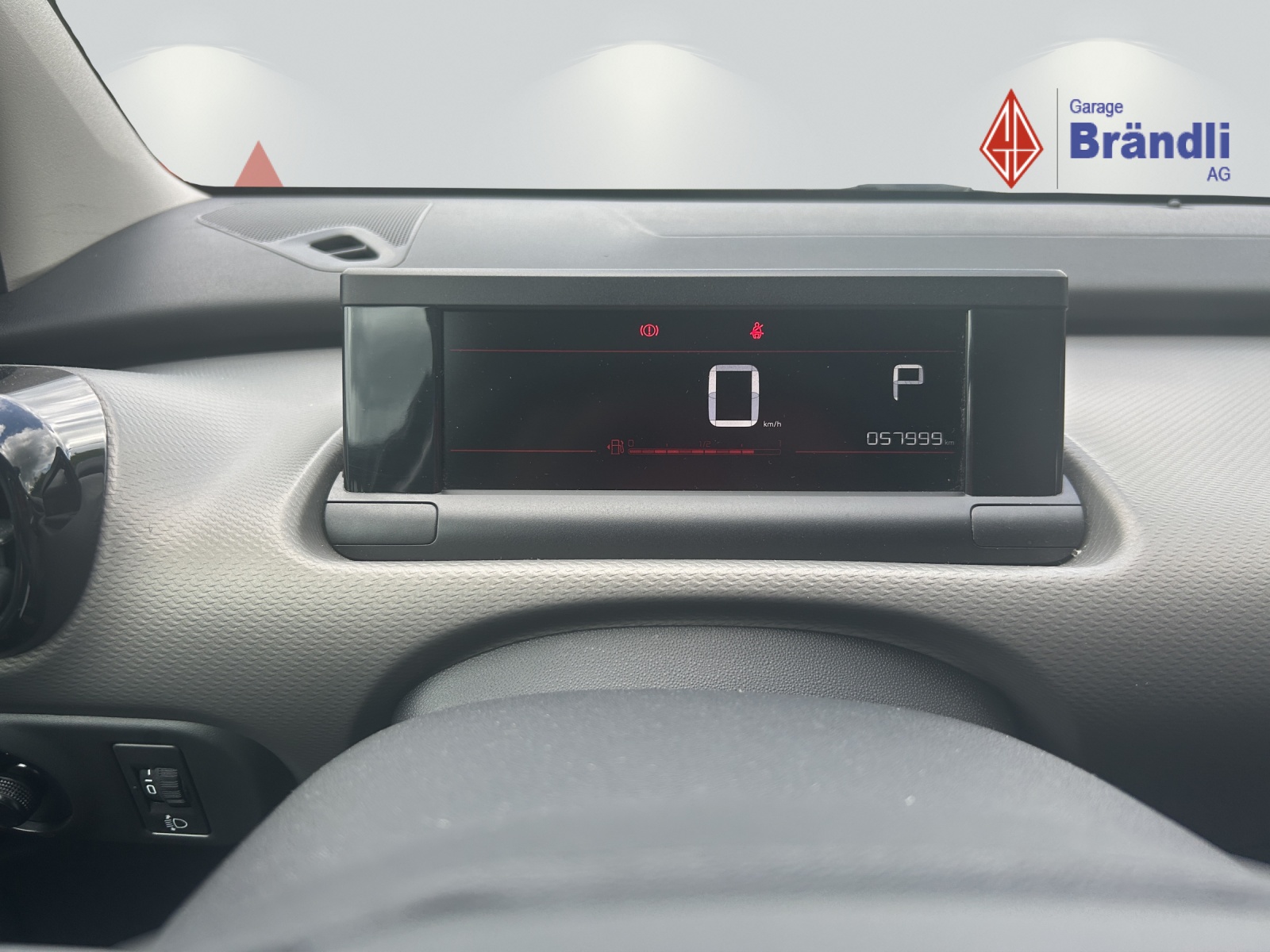 CITROEN C4 CACTUS 1.2 PureTech Feel-image-14