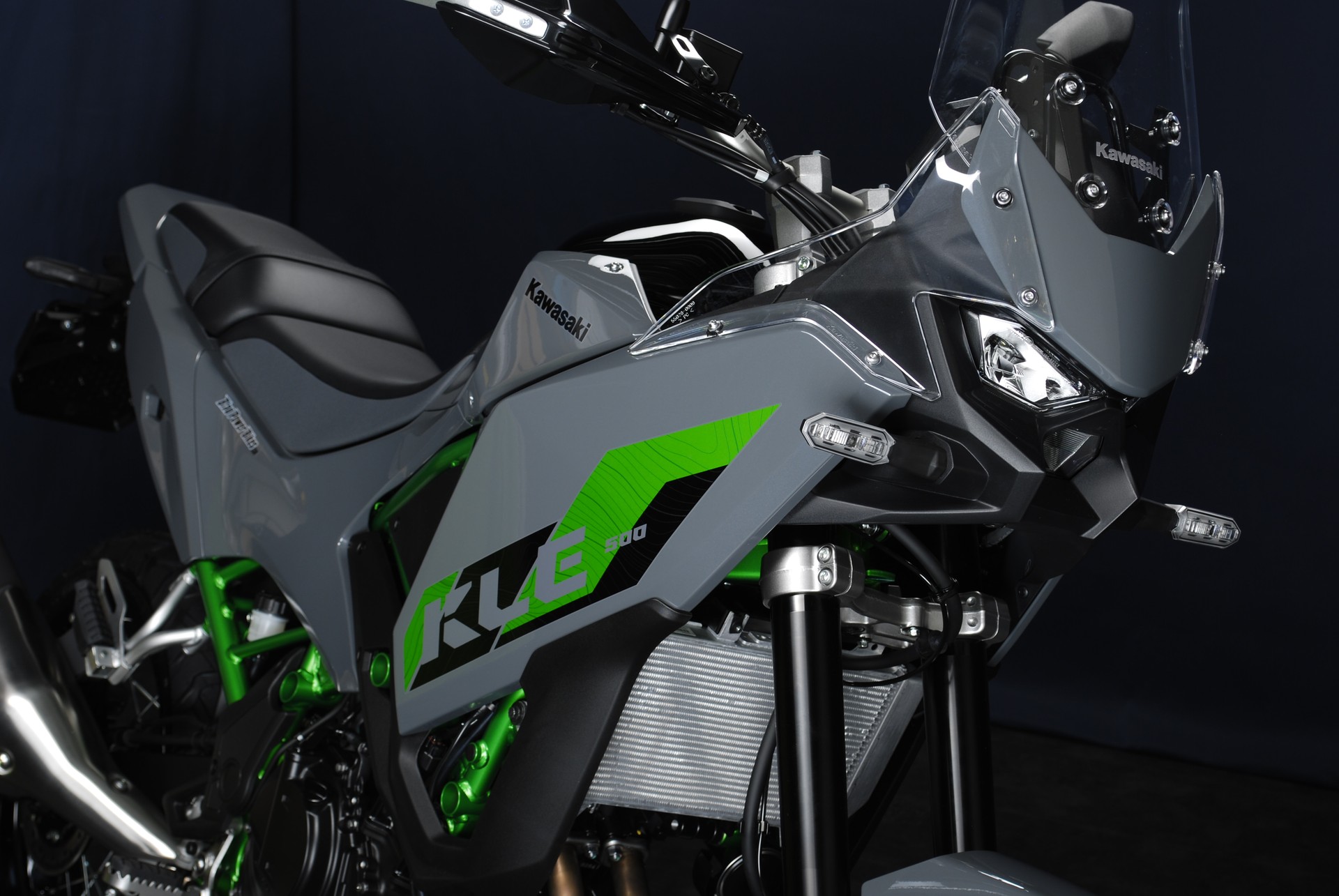 KAWASAKI KLE500 SE MY26-showroom-element-3