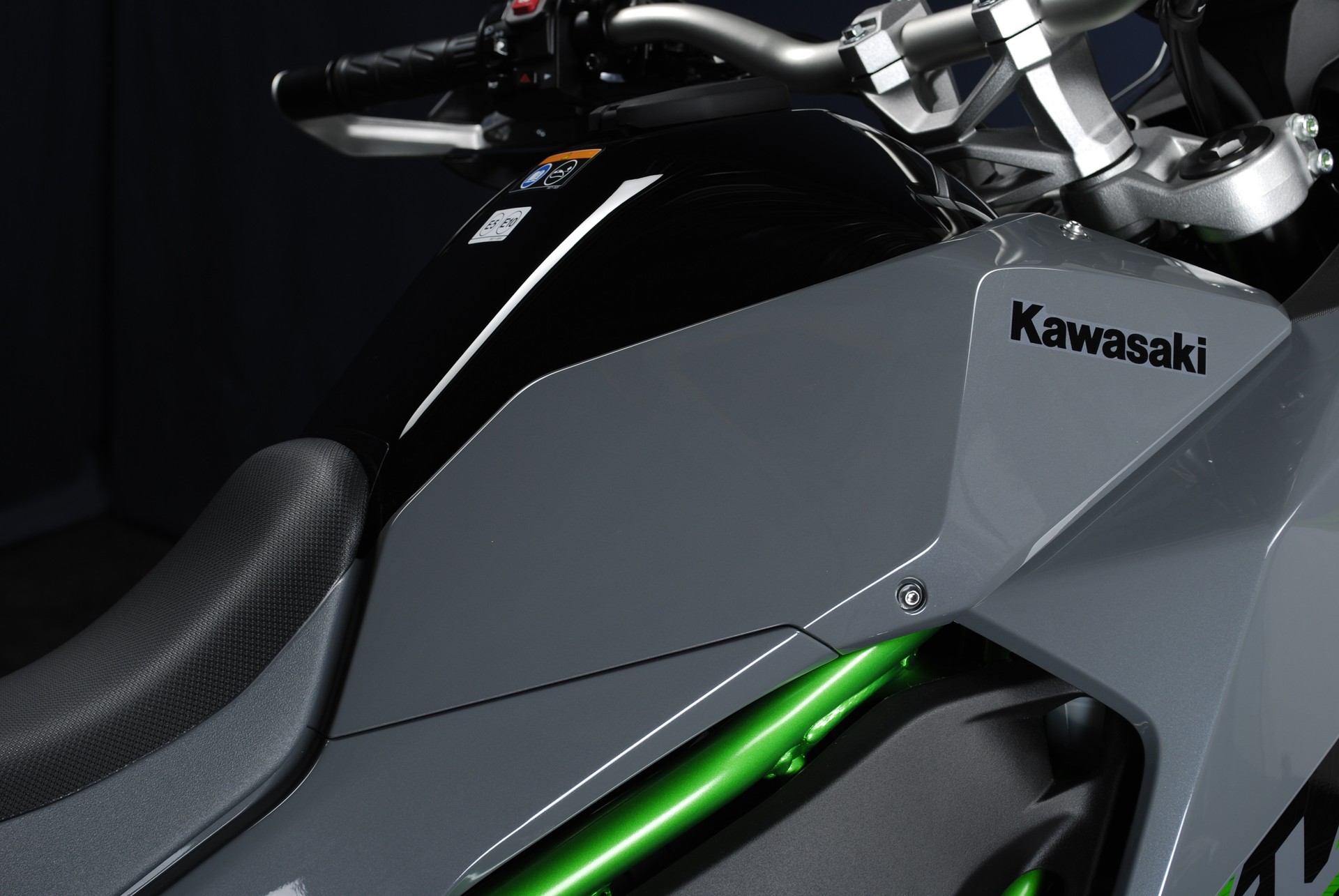 KAWASAKI KLE500 SE MY26-showroom-element-2