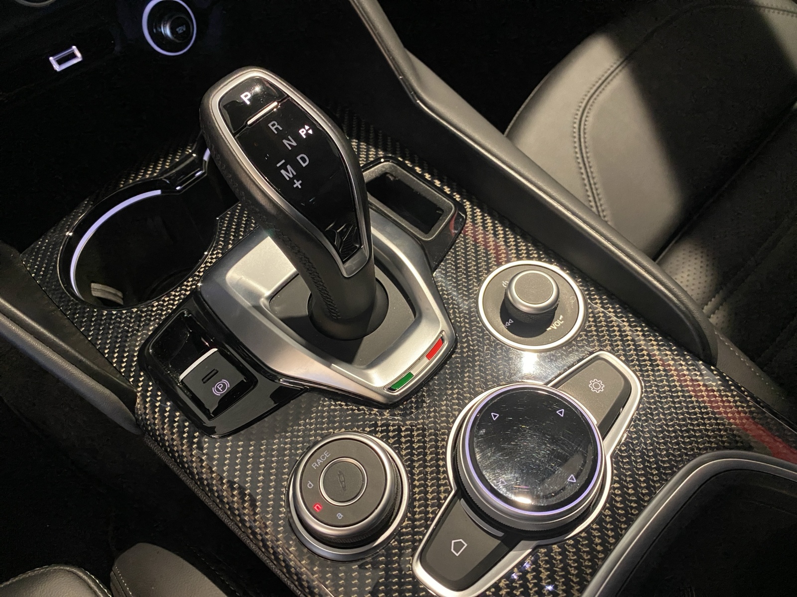 ALFA ROMEO Giulia 2.9 V6 Biturbo Quad-image-15