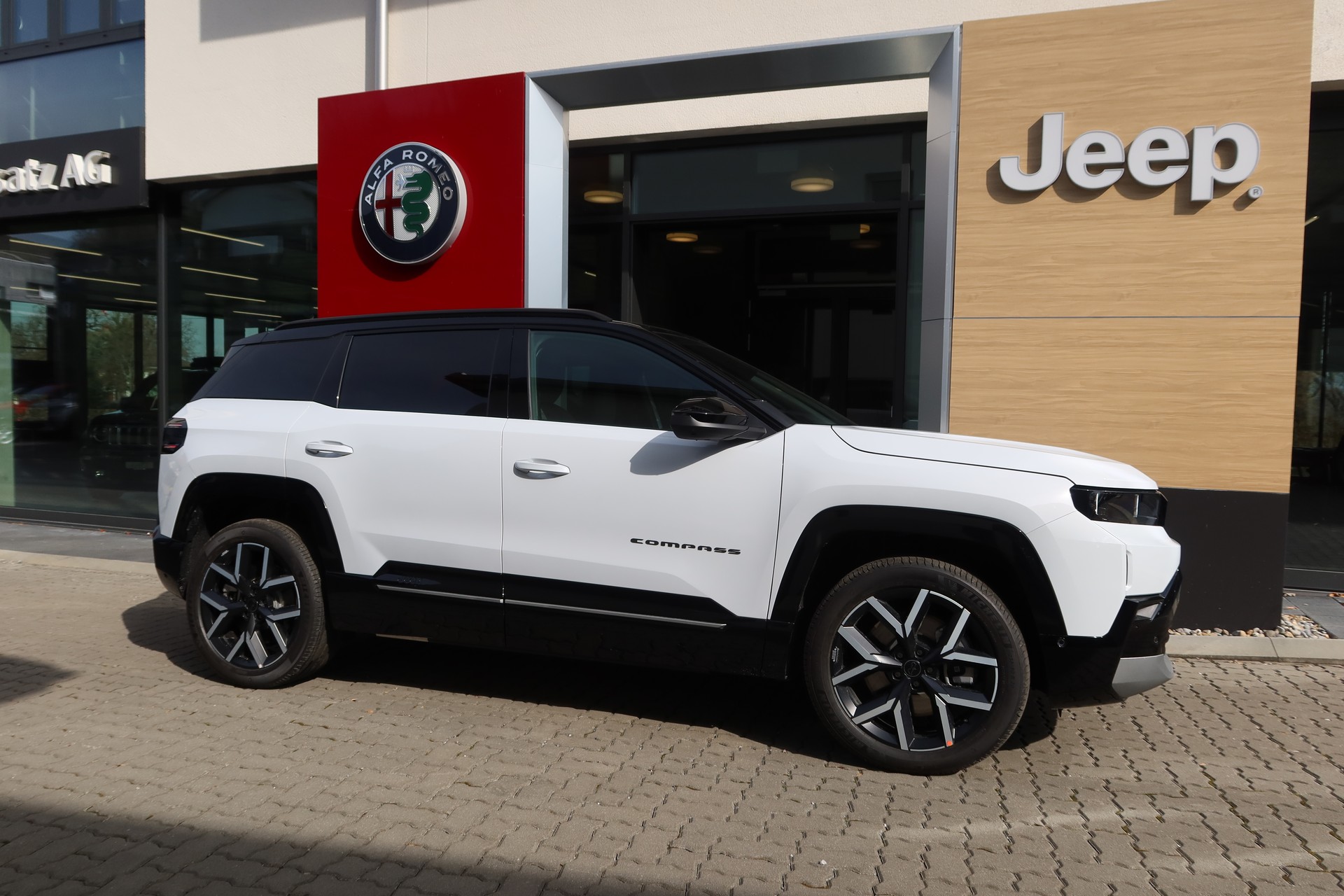 JEEP Compass Elektro 74kWh FirstEd.-image-1