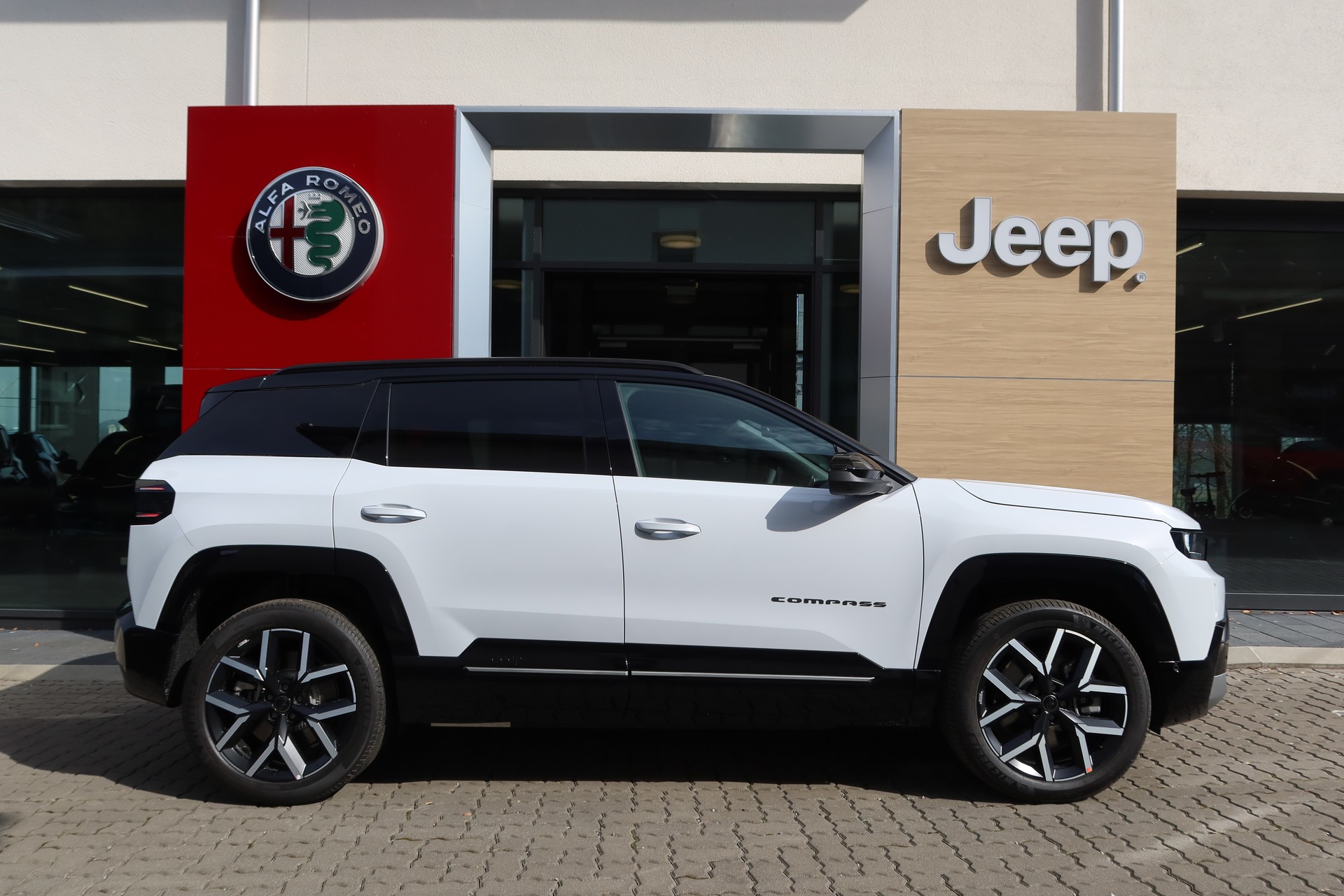 JEEP Compass Elektro 74kWh FirstEd.-image-2