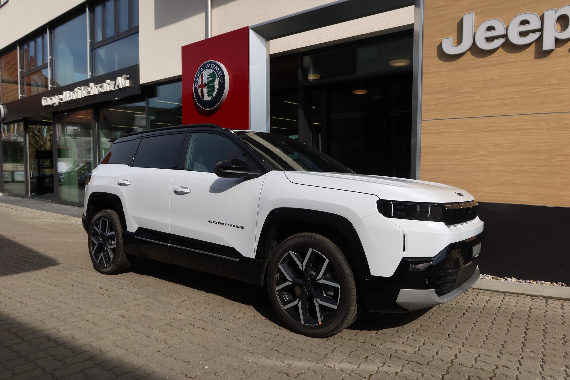 JEEP Compass Elektro 74kWh FirstEd.-image-0