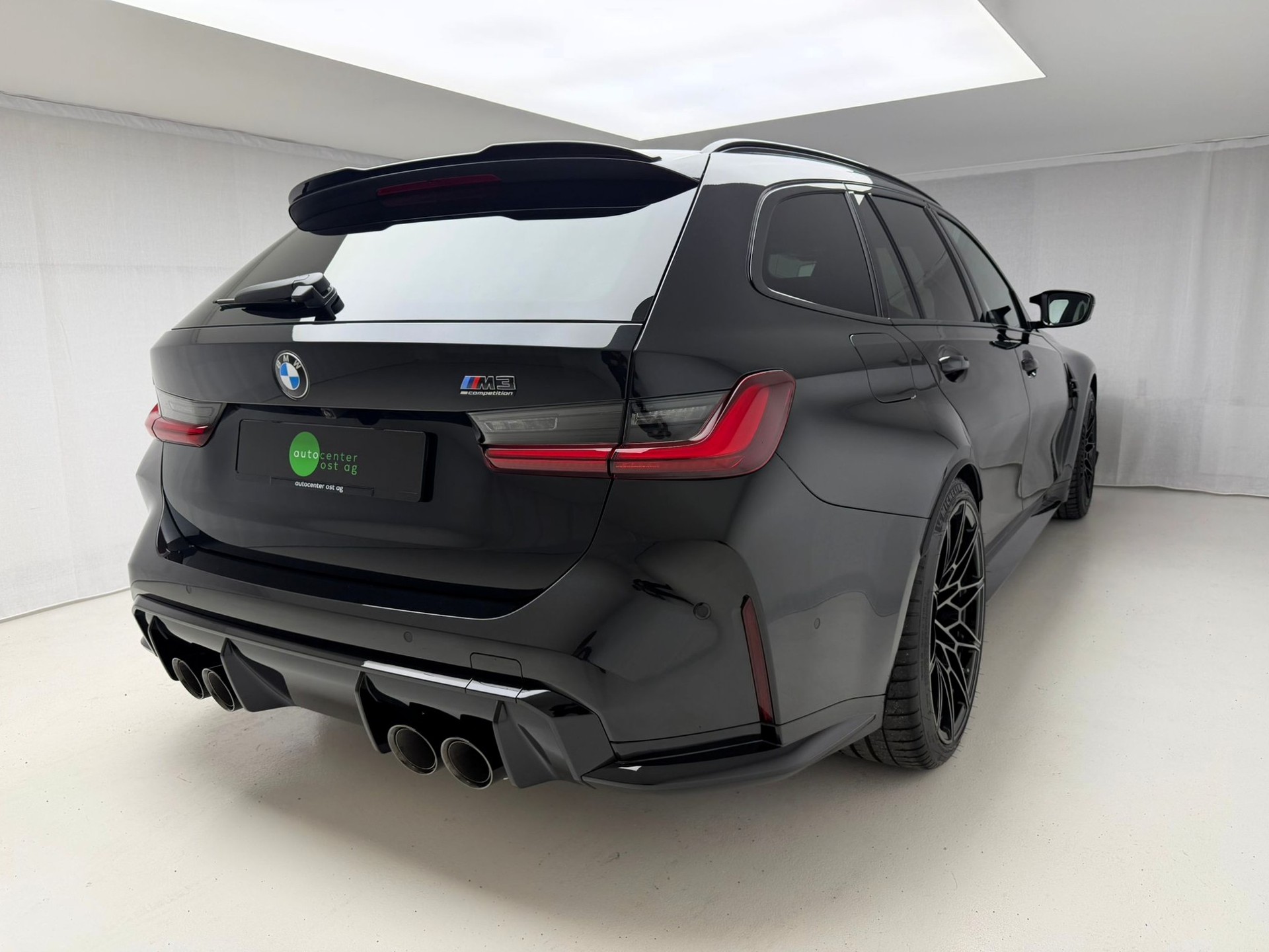 BMW M3 Touring xDrive Competition M-image-3