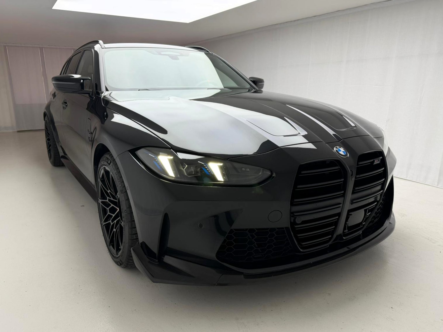 BMW M3 Touring xDrive Competition M-image-0