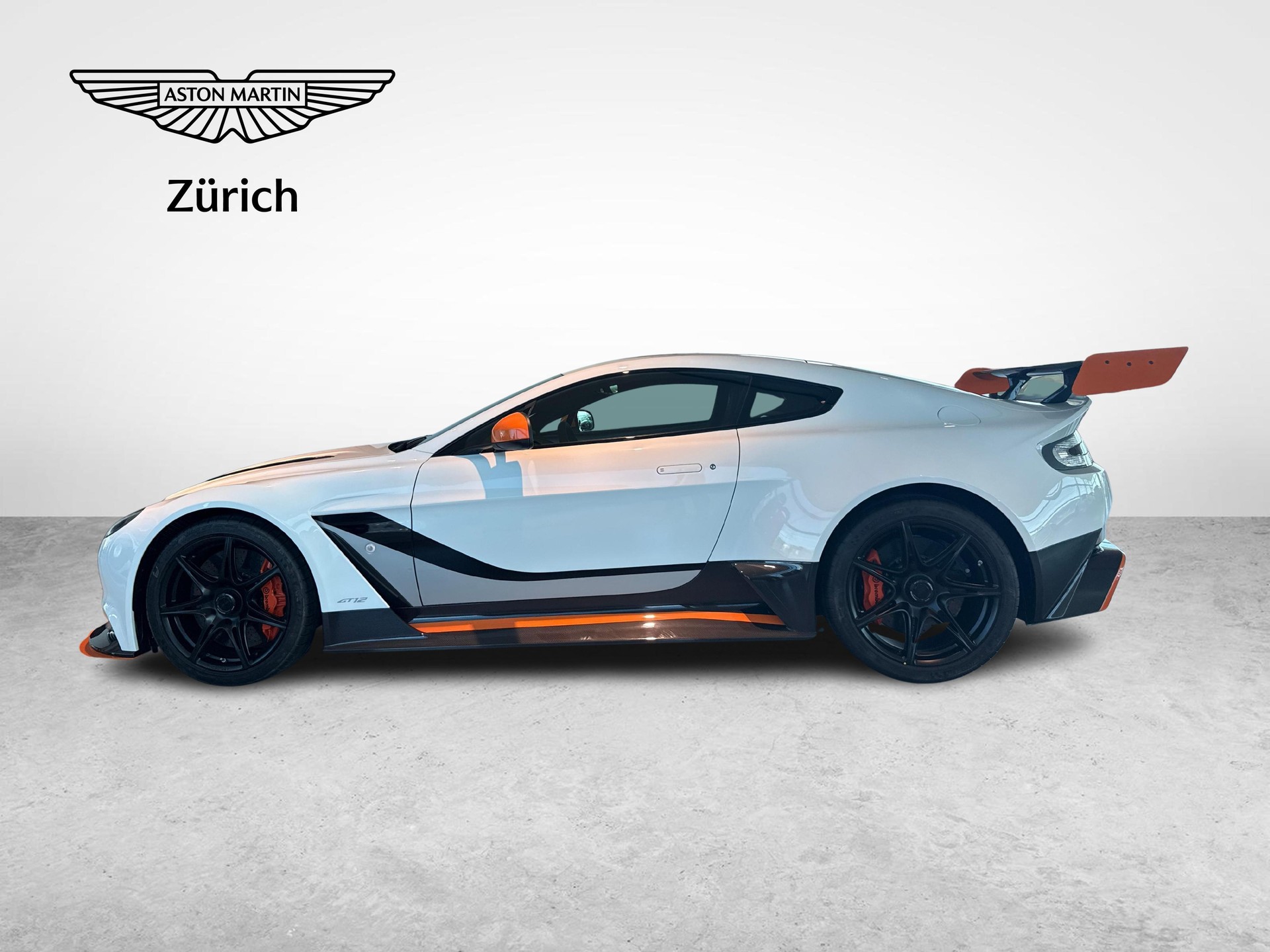 ASTON MARTIN GT12-showroom-element-1