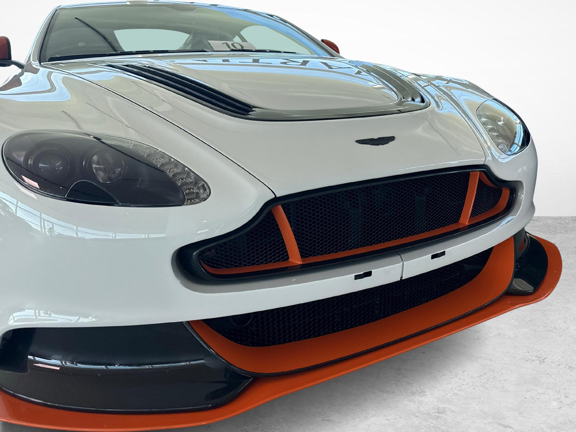 ASTON MARTIN GT12-image-11