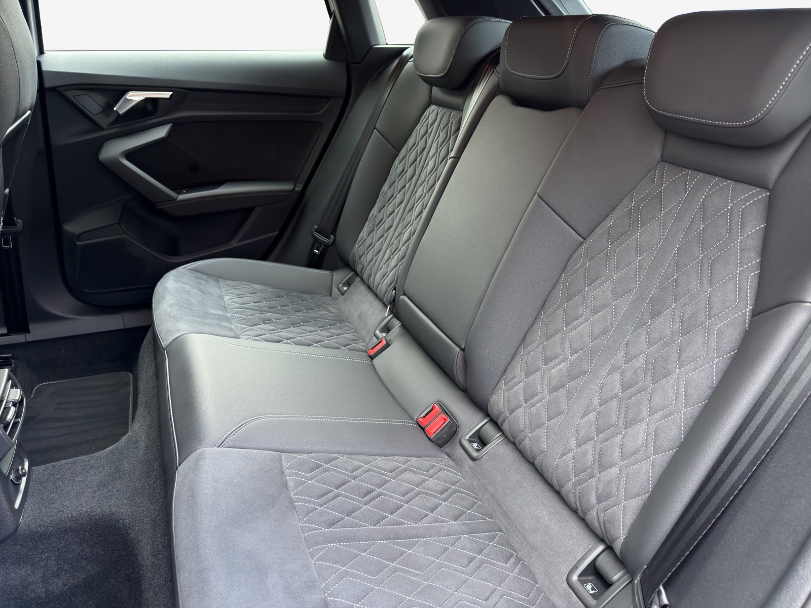 AUDI A3 Sportback 35 TFSI advanced Attraction S-tronic-image-11