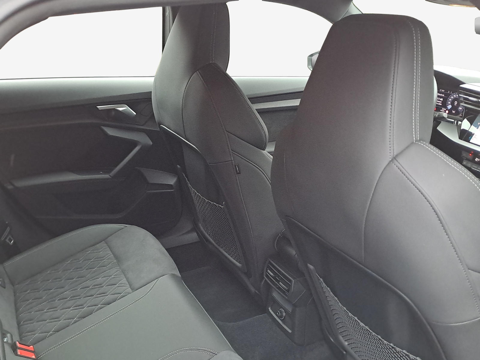 AUDI A3 Sportback 35 TFSI advanced Attraction S-tronic-image-14