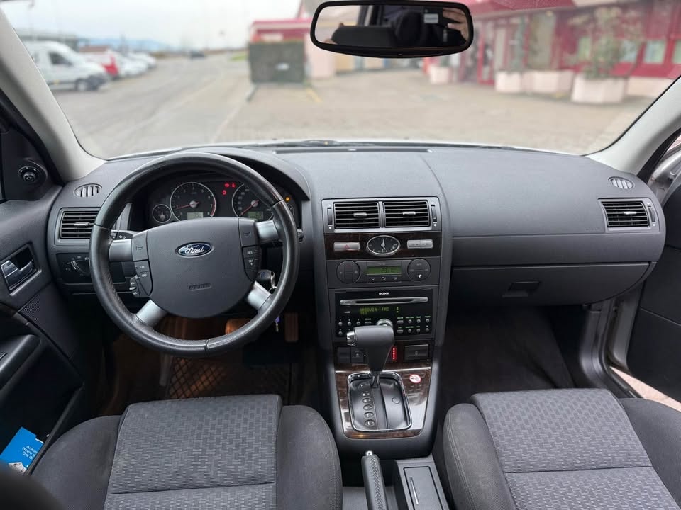 FORD Mondeo 2.0i 16V Ghia-image-6