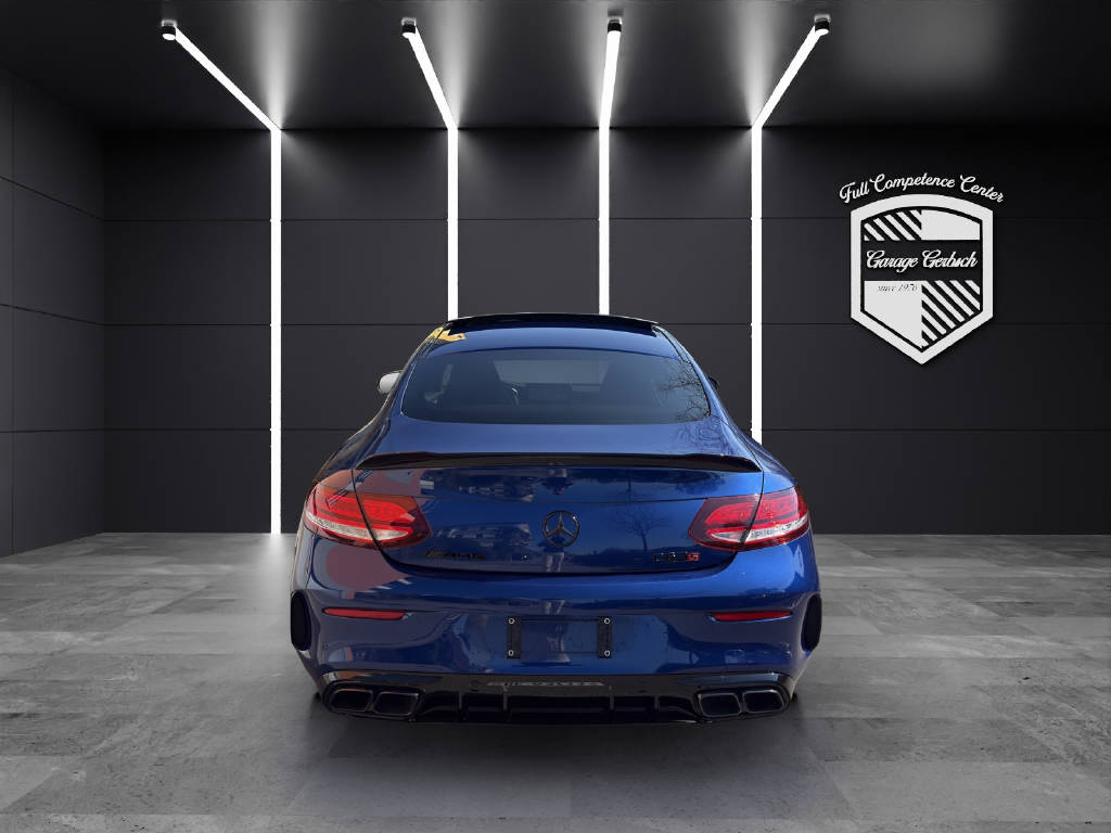 MERCEDES-BENZ C 63 S AMG Coupé-image-4