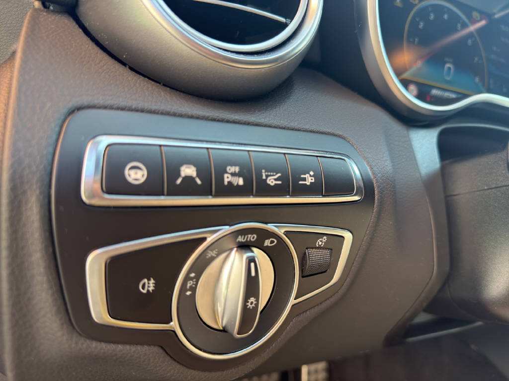 MERCEDES-BENZ C 63 S AMG Coupé-image-16