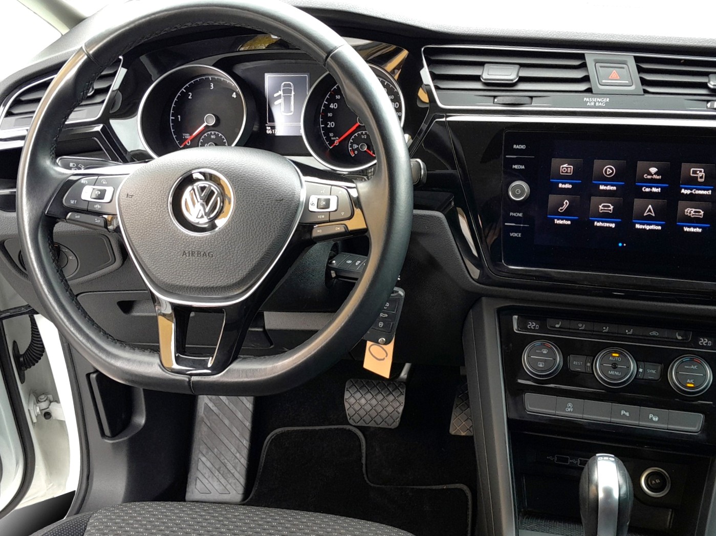 VW Touran 1.6 TDI BlueMotion Technology Comfortline DSG-image-8