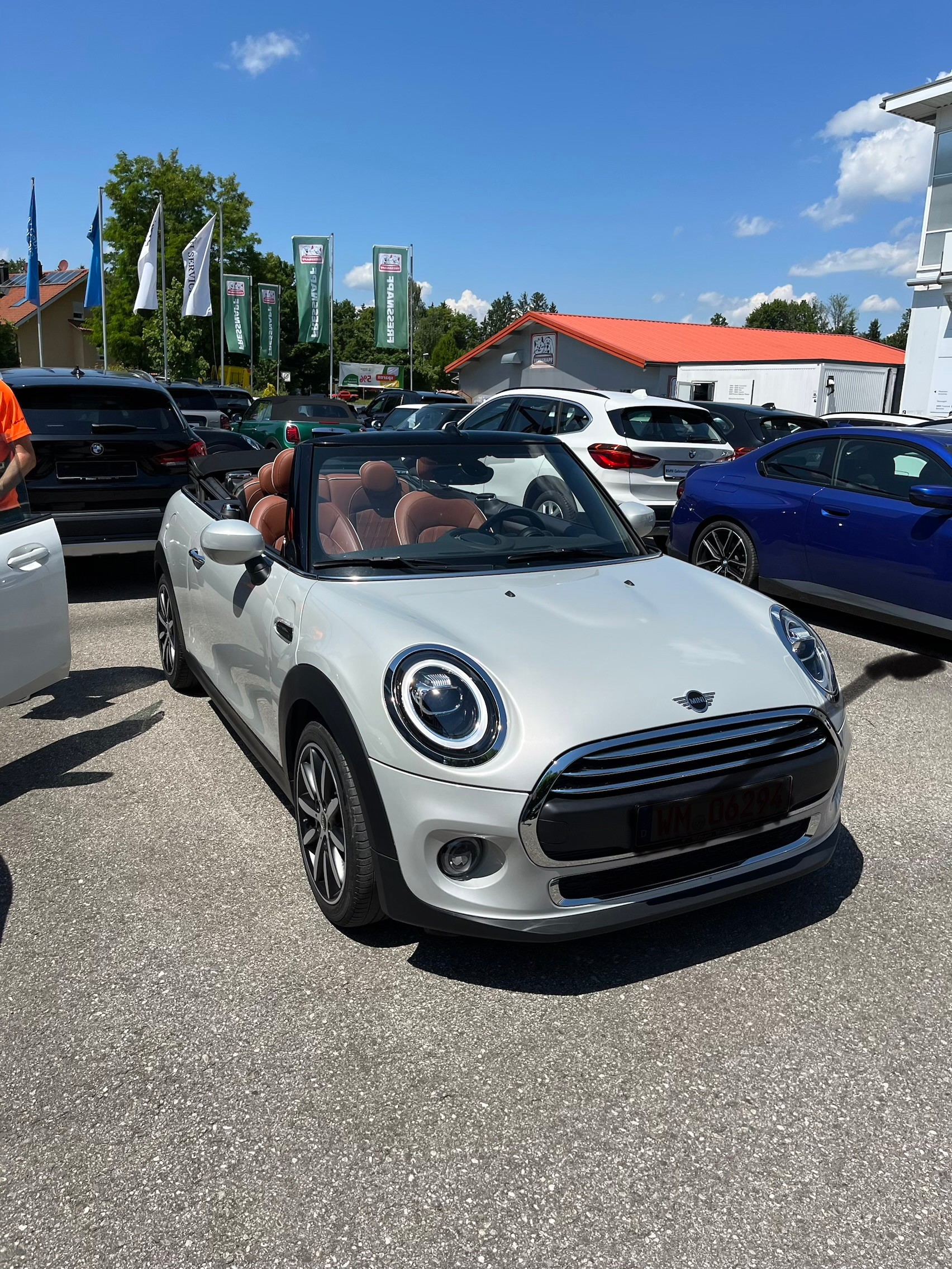 MINI One Cabriolet-image-1