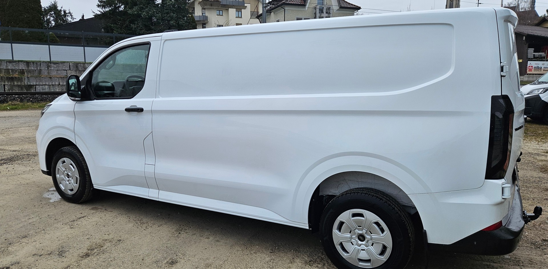 FORD Spez.-Preis !!! L2H1 320 mit Automat 136 Ps mit AHK. LED auch L1H1 320 Automaten Lieferbar Div. Fz u.s.w-image-1