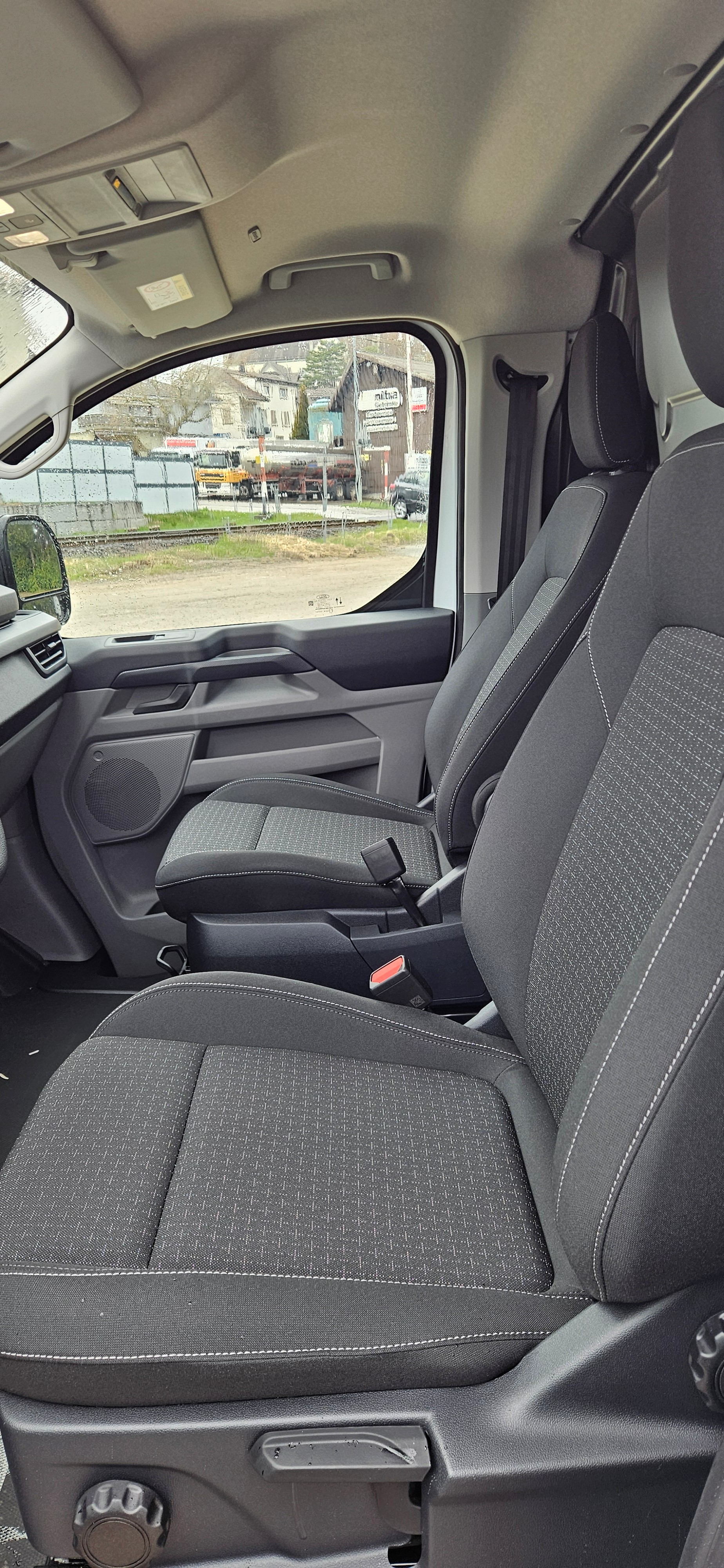 FORD Spez.-Preis !!! L2H1 320 mit Automat 136 Ps mit AHK. LED auch L1H1 320 Automaten Lieferbar Div. Fz u.s.w-image-7