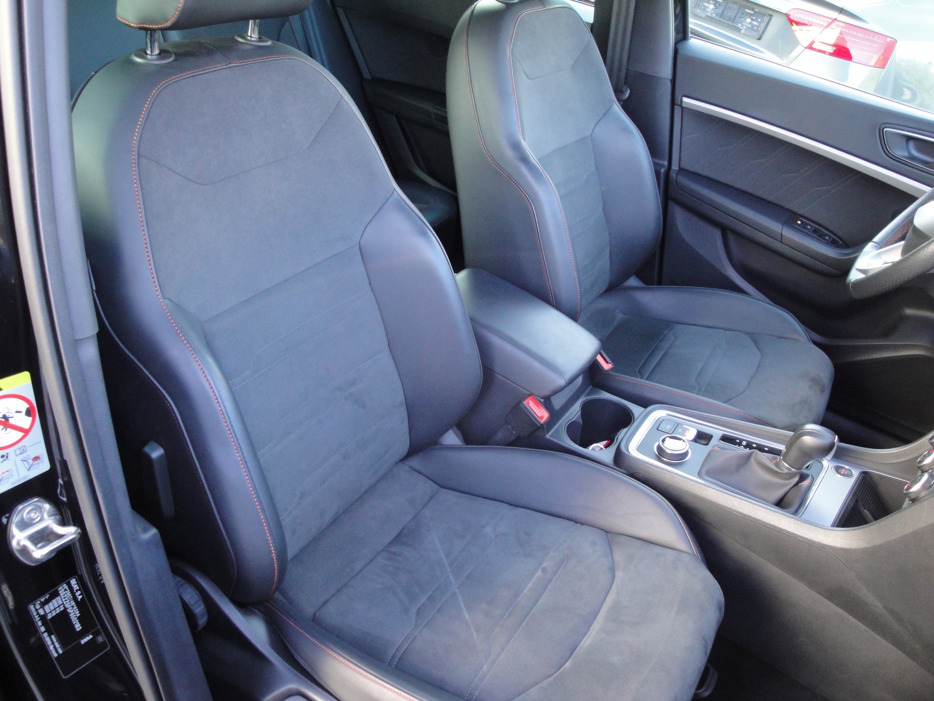 SEAT Ateca 2.0TSI HO FR 4D-image-14