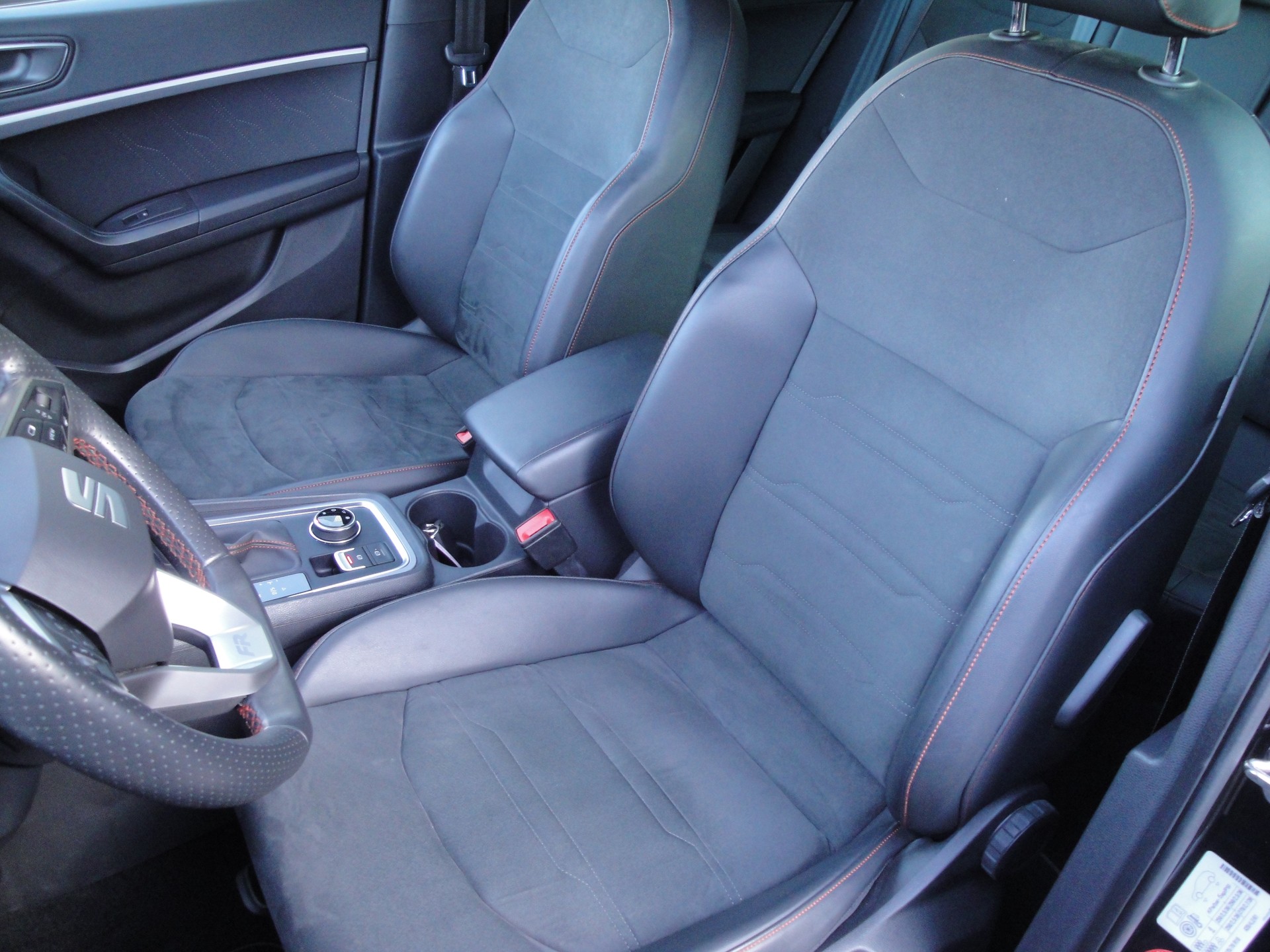 SEAT Ateca 2.0TSI HO FR 4D-image-2