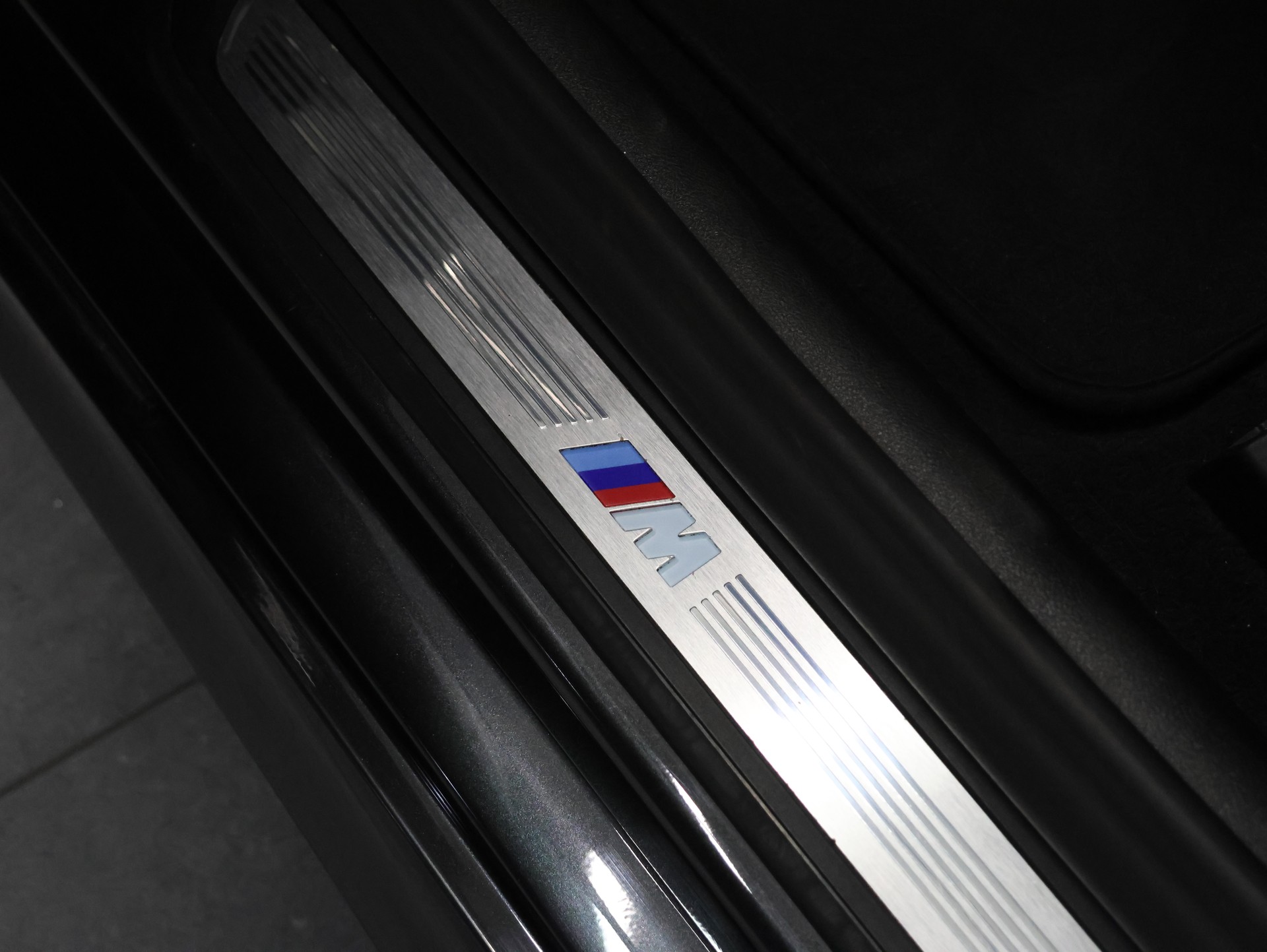 BMW 530e xDrive Sport Line Steptronic *Harman Kardon* *M-Packet* *360 Kamera*-image-17