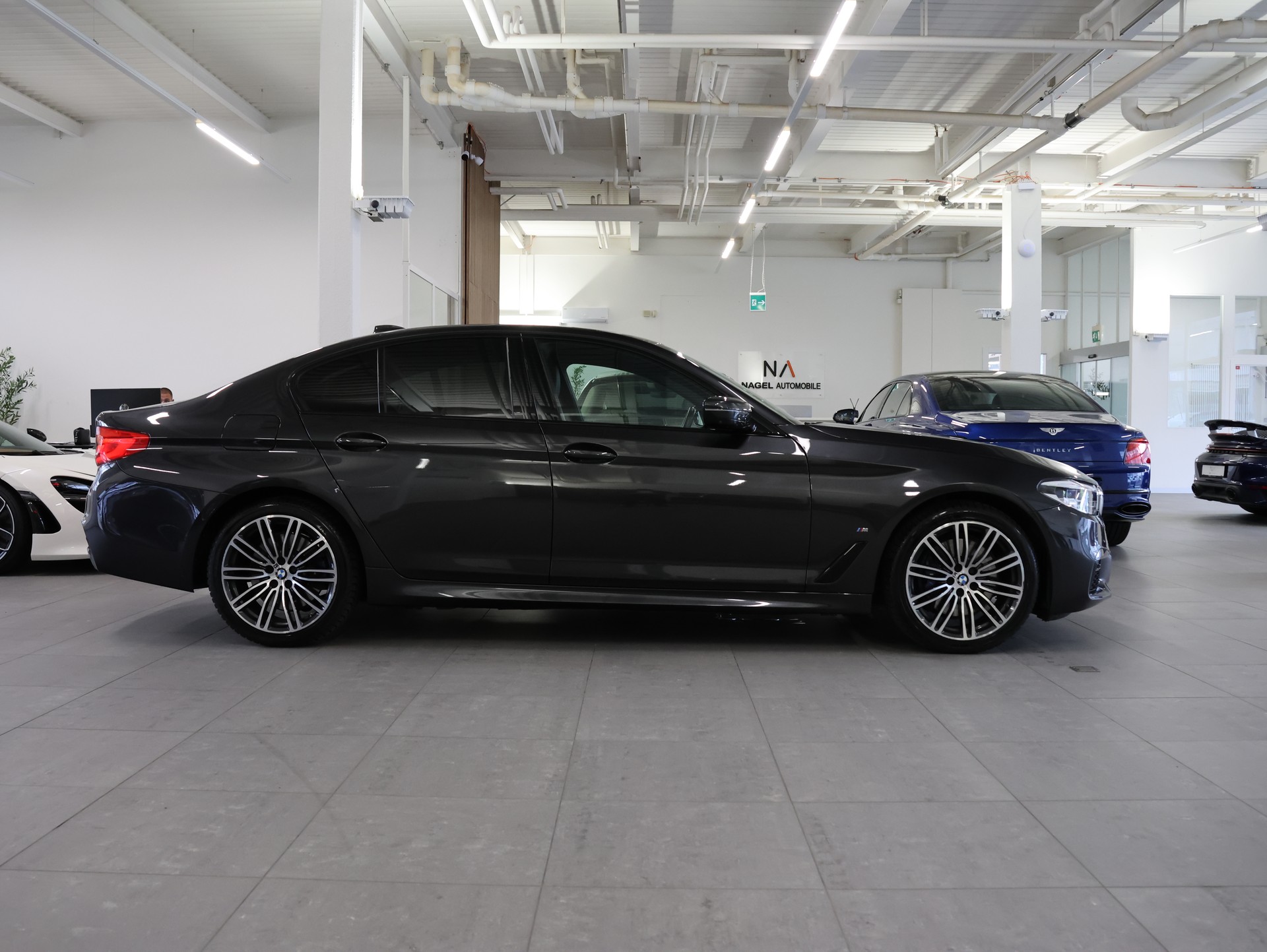 BMW 530e xDrive Sport Line Steptronic *Harman Kardon* *M-Packet* *360 Kamera*-image-6
