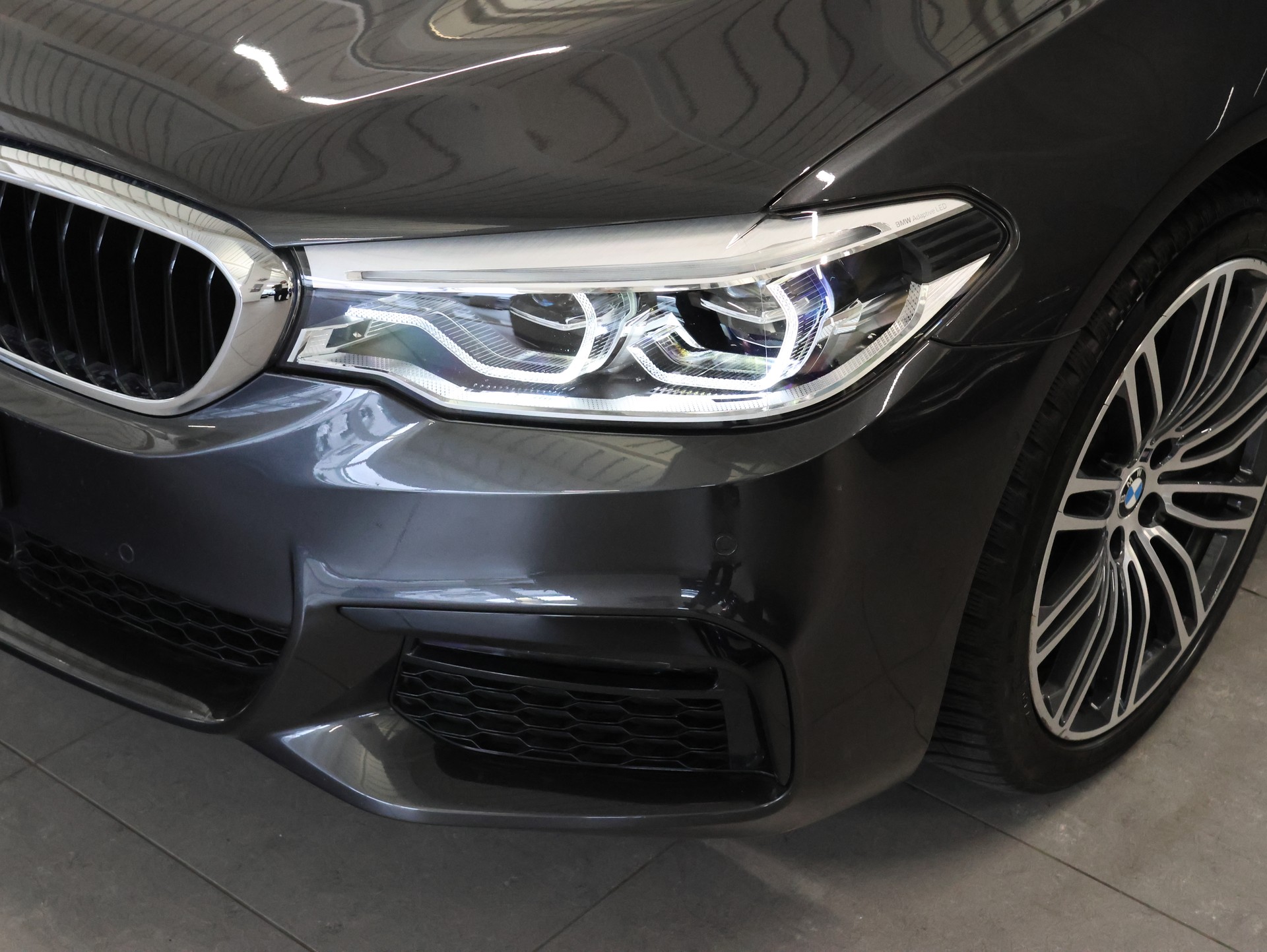 BMW 530e xDrive Sport Line Steptronic *Harman Kardon* *M-Packet* *360 Kamera*-image-9