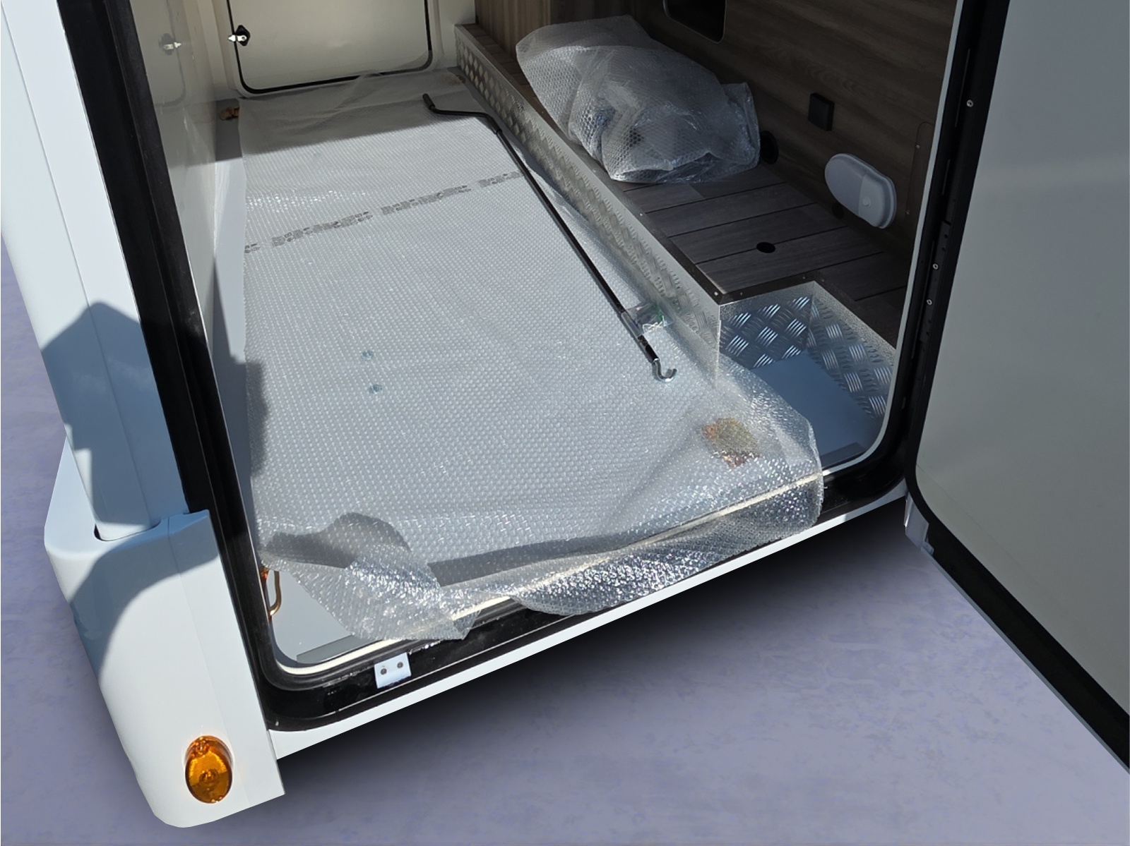 FORD Transit Roller Team Kronosfit 281 TL mit Hubbett, sehr gut Ausgestattet-image-13
