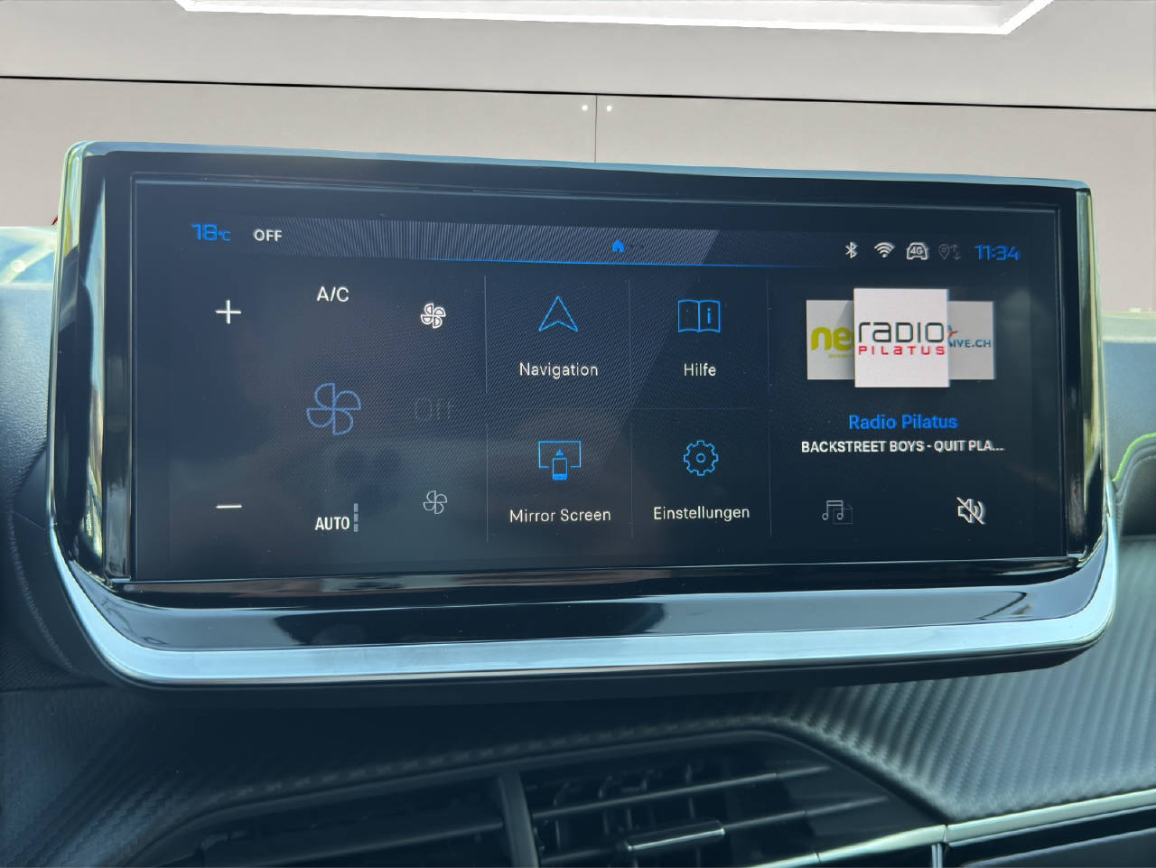 PEUGEOT 2008 1.2 Hybrid 145 GT-image-7