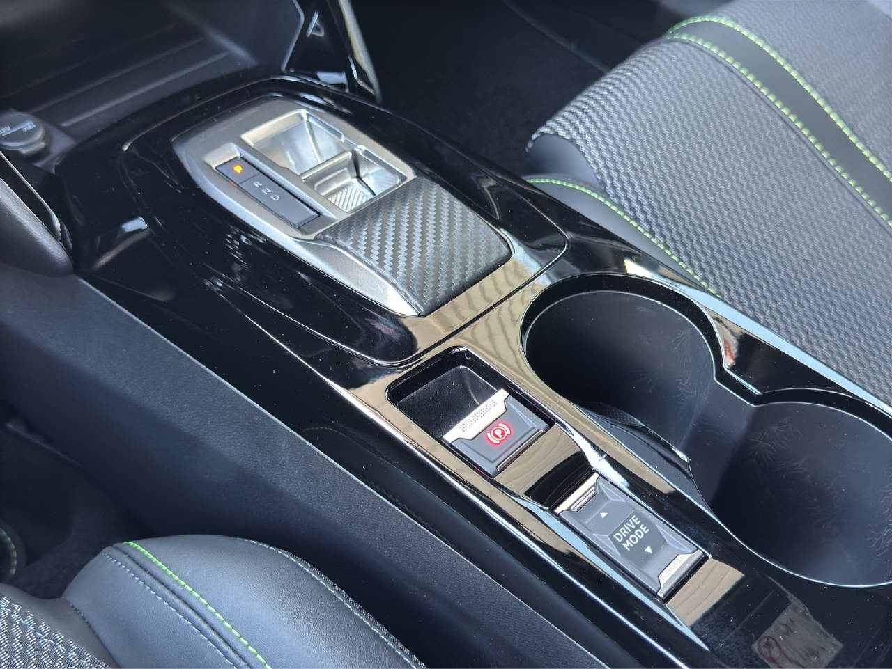 PEUGEOT 2008 1.2 Hybrid 145 GT-image-9