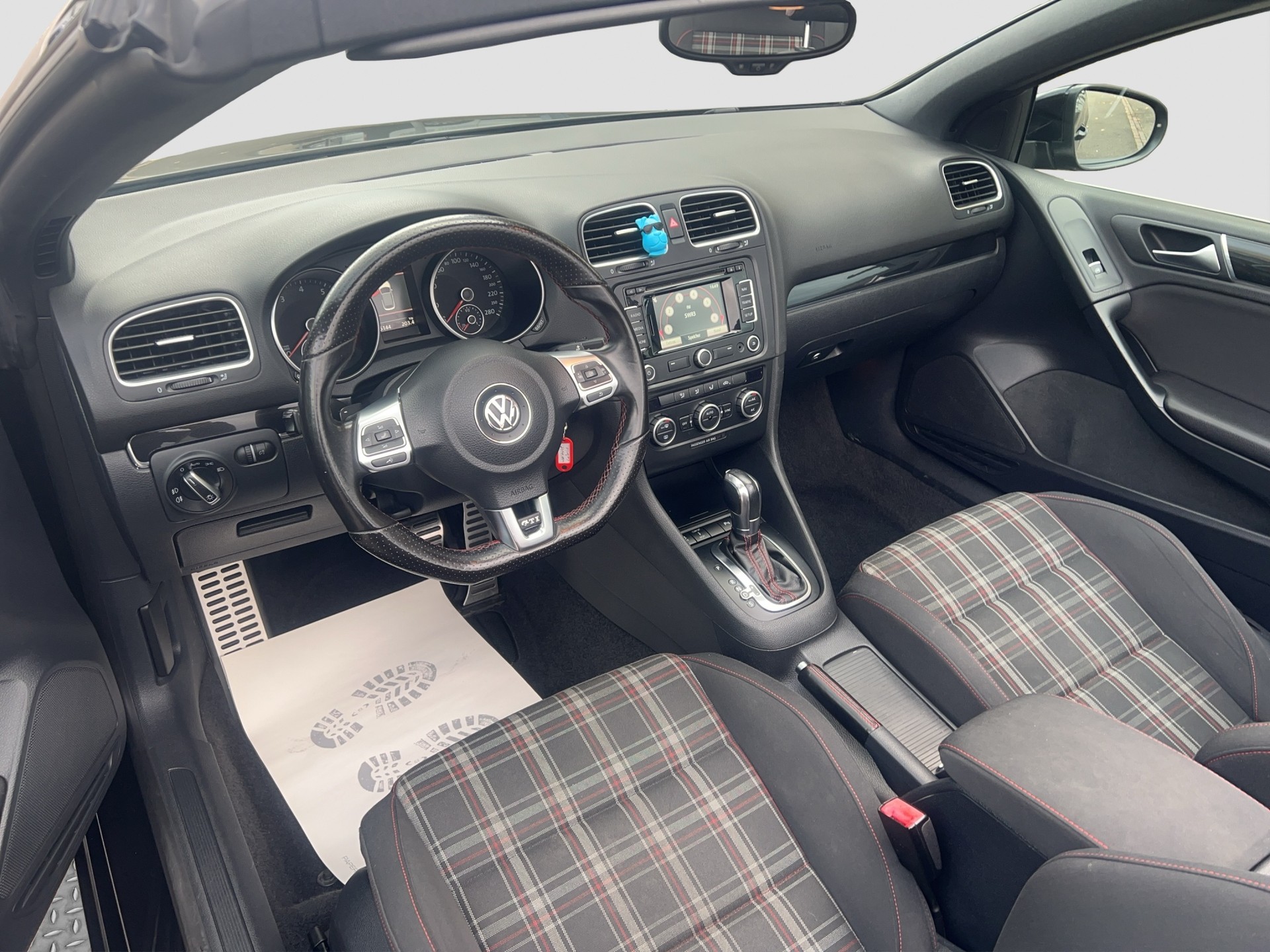 VW Golf Cabrio 2.0 TSI GTI DSG-image-12