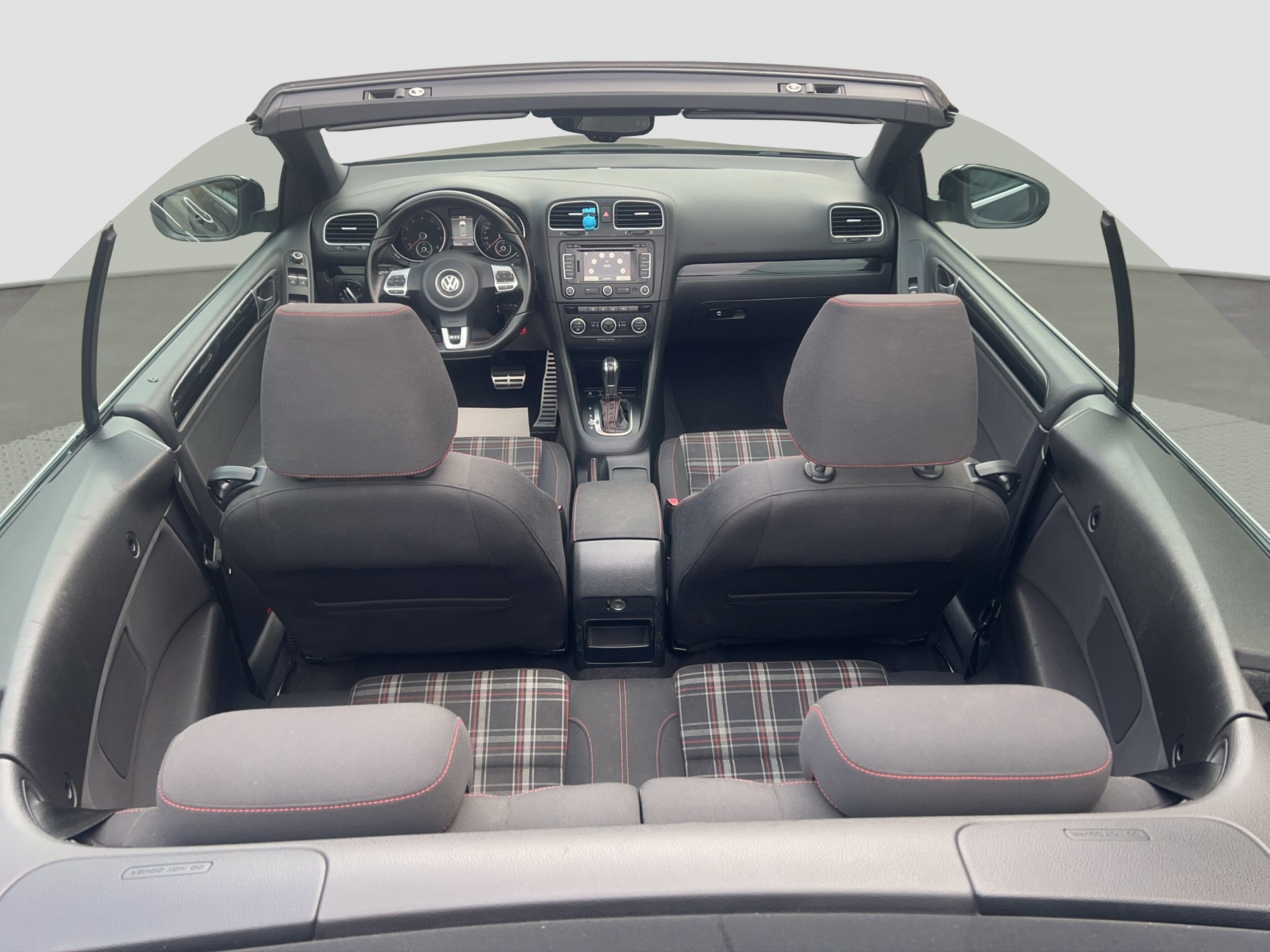 VW Golf Cabrio 2.0 TSI GTI DSG-image-15