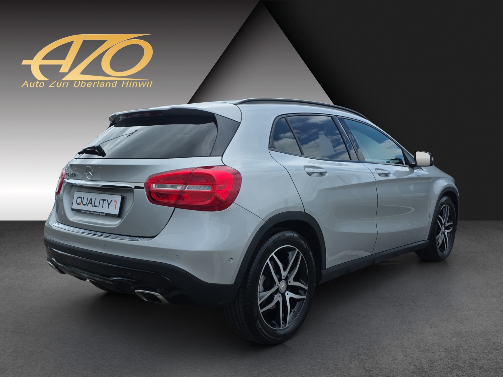 MERCEDES-BENZ GLA 200 Night Star 7G-DCT-showroom-element-2