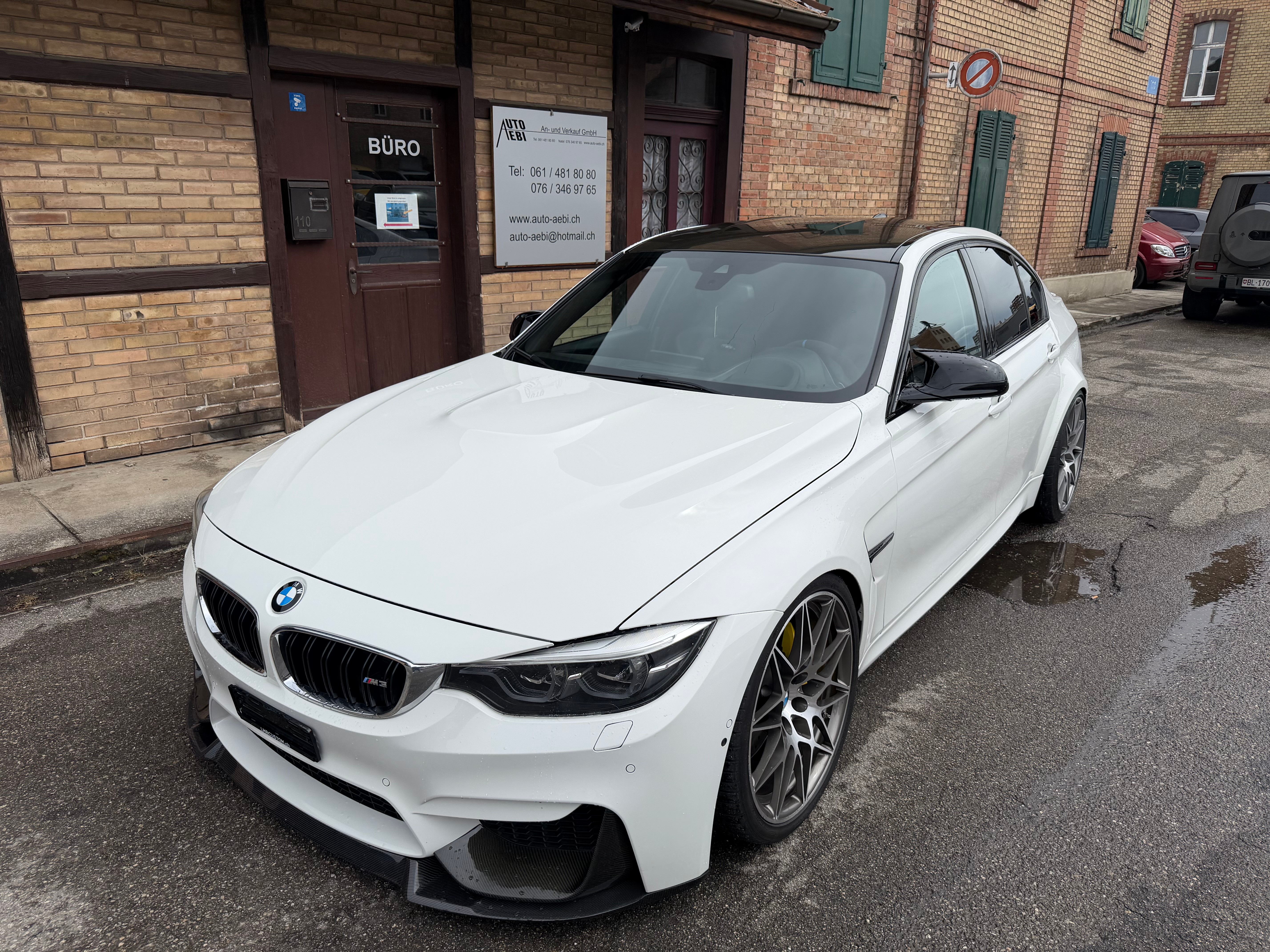 Car photo