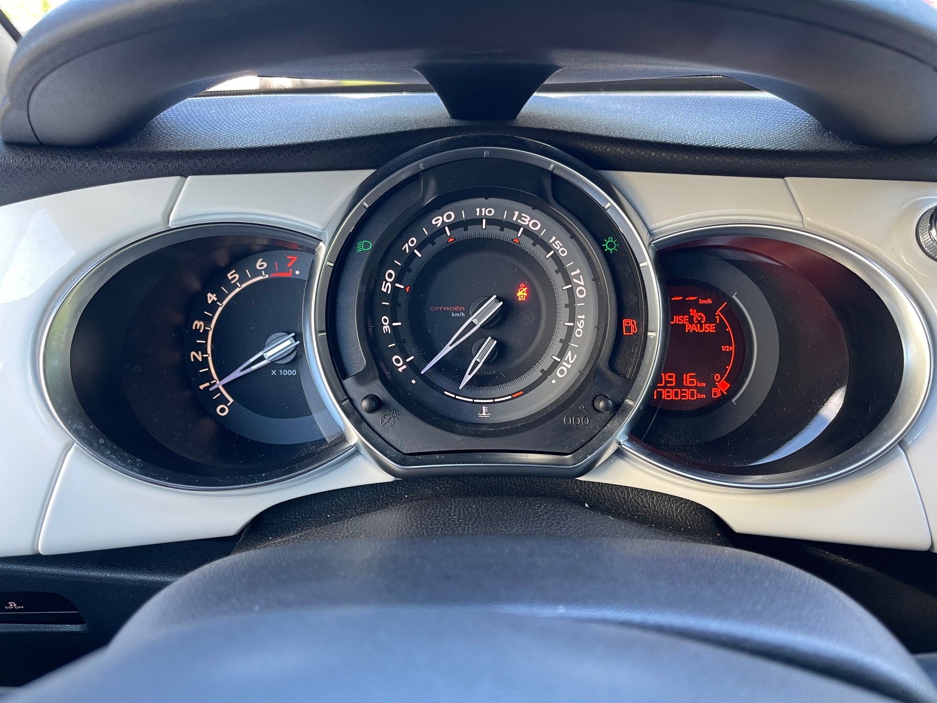 DS AUTOMOBILES DS3 1.6 THP Sport Chic-image-10