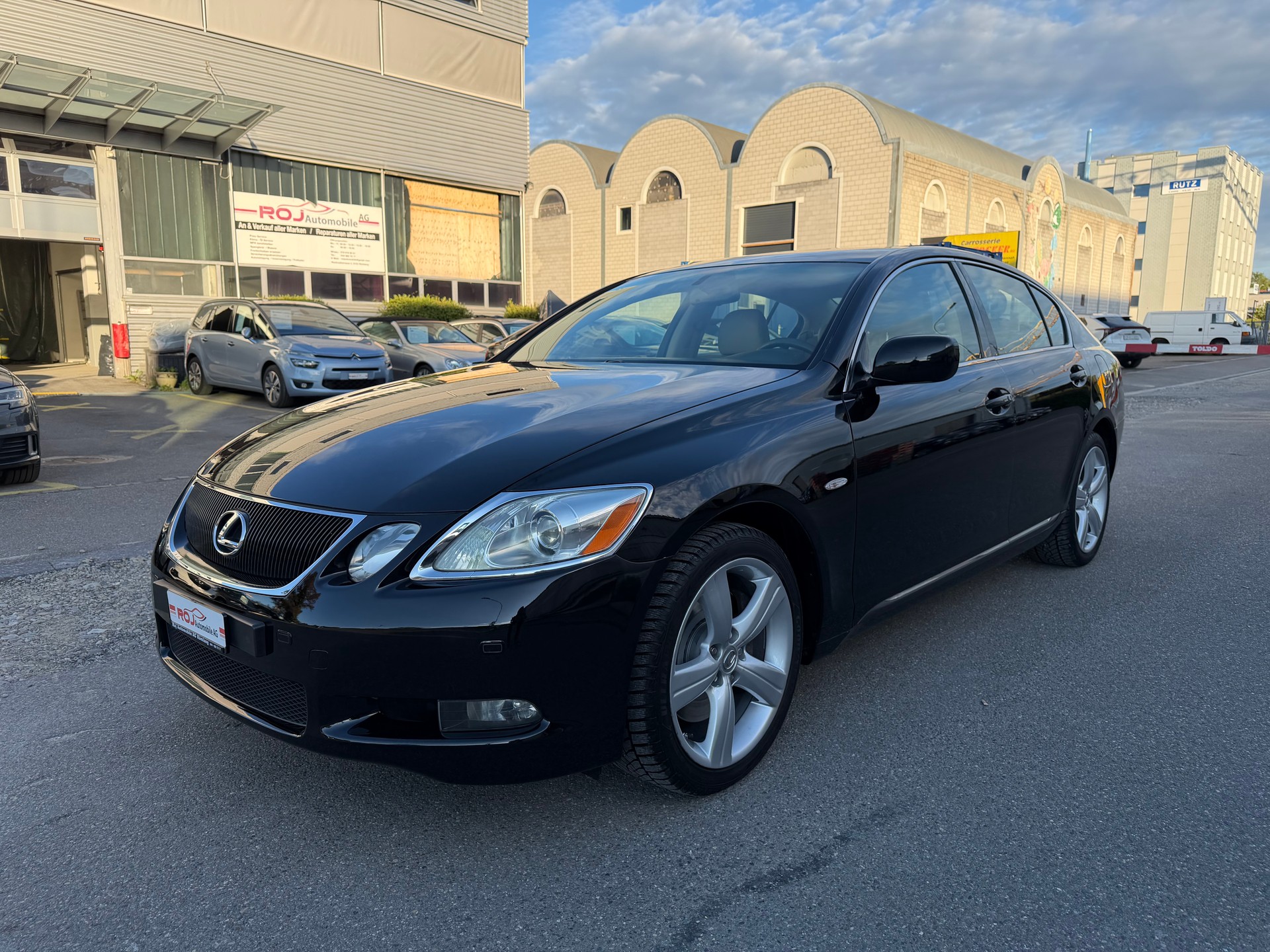 LEXUS GS 300 Edition Automatic-showroom-element-1