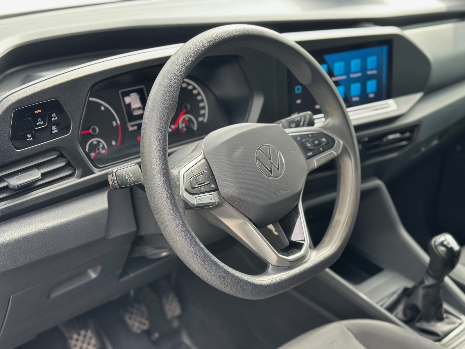 VW Caddy Cargo 2.0TDI 4Motion-image-9