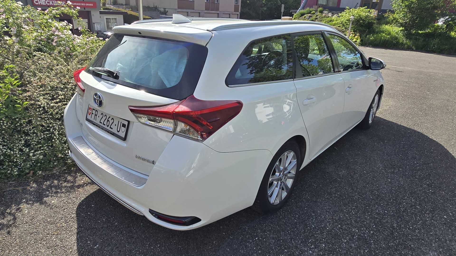 TOYOTA Auris Touring Sports 1.8 HSD ACTIVE Navi, kamera, 8 X alu, 1.Hand, 1ere main, Garantie Toyota OK, MFK-Exp 6.2026-image-1
