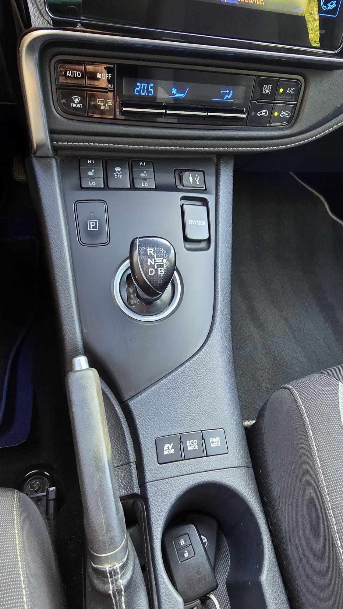 TOYOTA Auris Touring Sports 1.8 HSD ACTIVE Navi, kamera, 8 X alu, 1.Hand, 1ere main, Garantie Toyota OK, MFK-Exp 6.2026-image-11