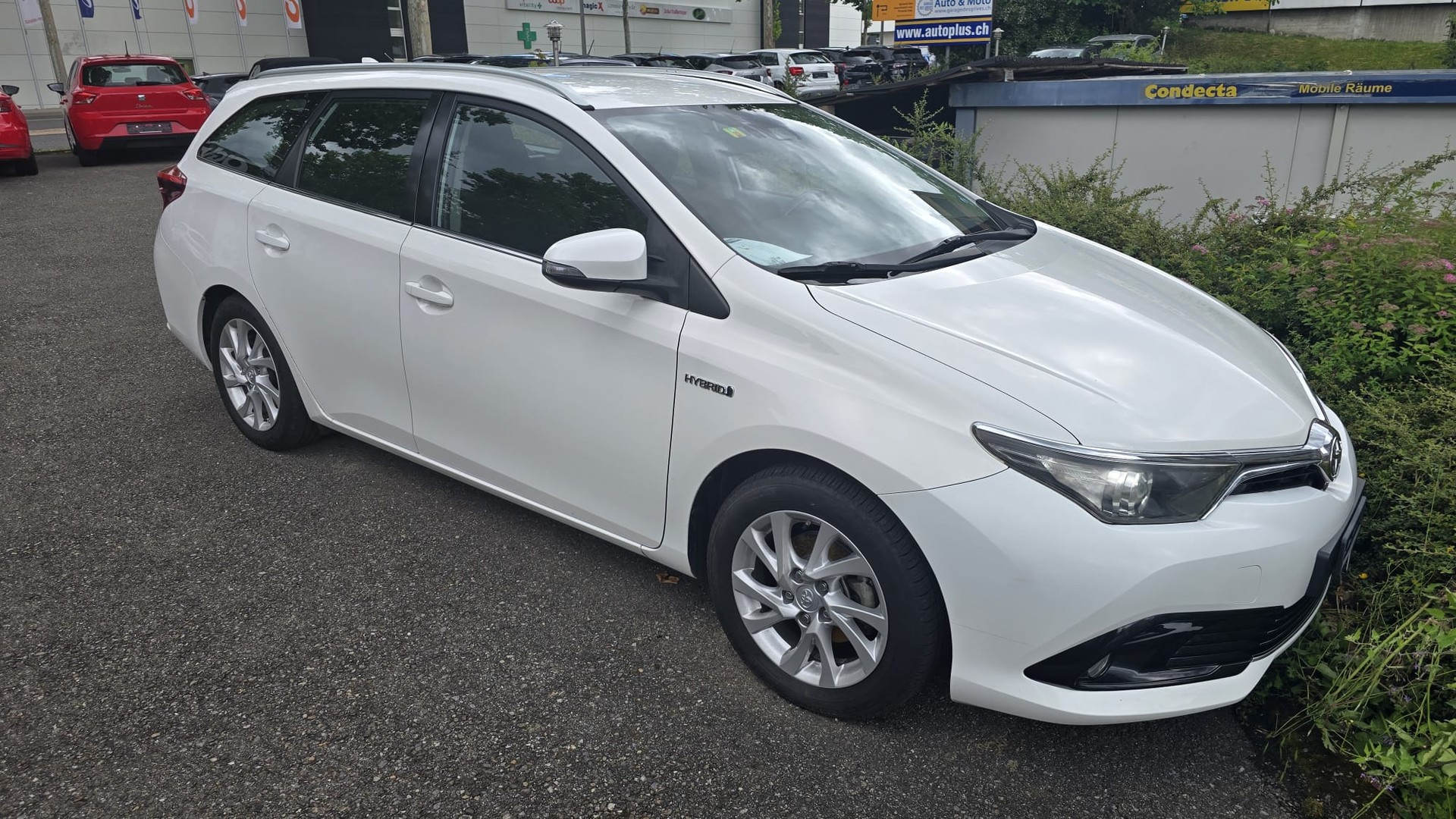 TOYOTA Auris Touring Sports 1.8 HSD ACTIVE Navi, kamera, 8 X alu, 1.Hand, 1ere main, Garantie Toyota OK, MFK-Exp 6.2026-image-14