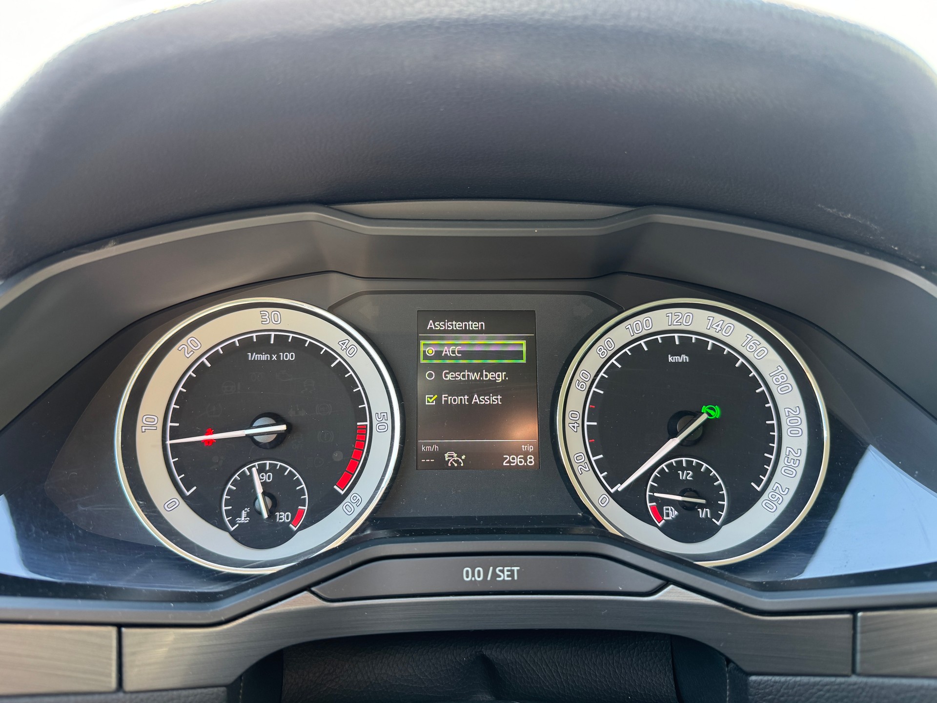 SKODA Superb Combi 2.0 TDi Style 4x4 DSG-image-19