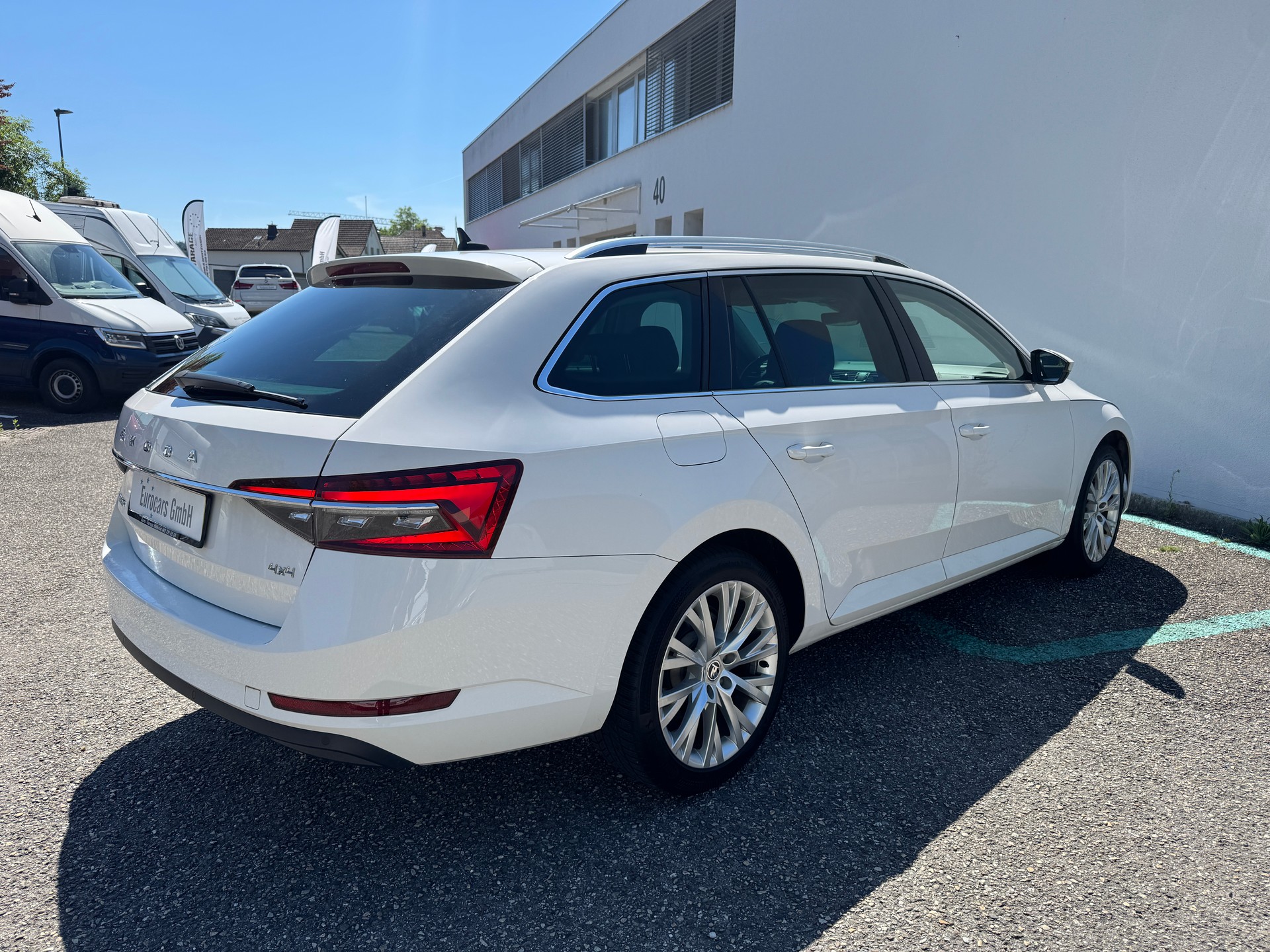 SKODA Superb Combi 2.0 TDi Style 4x4 DSG-image-3