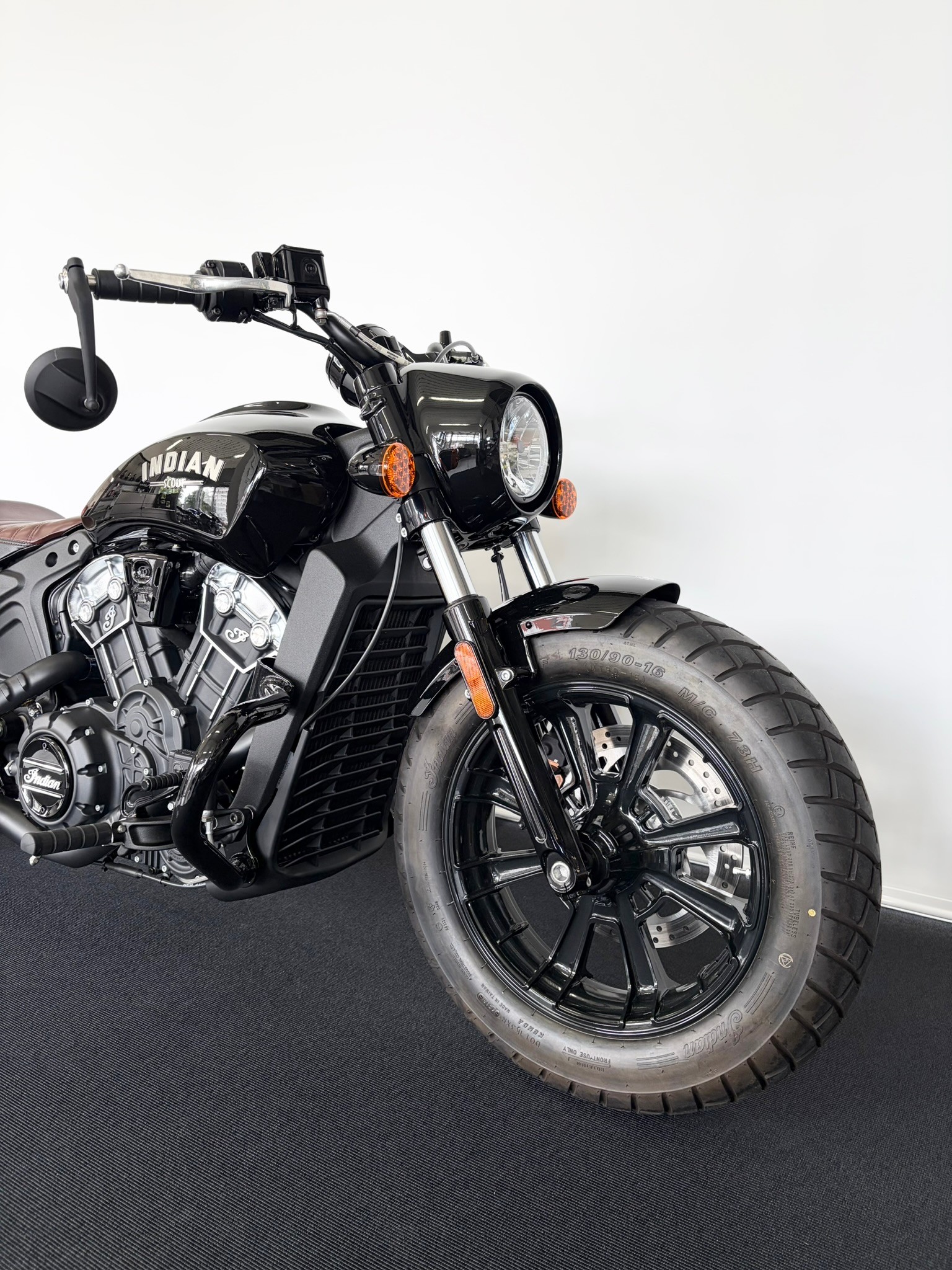 INDIAN Scout Bobber ABS-showroom-element-2
