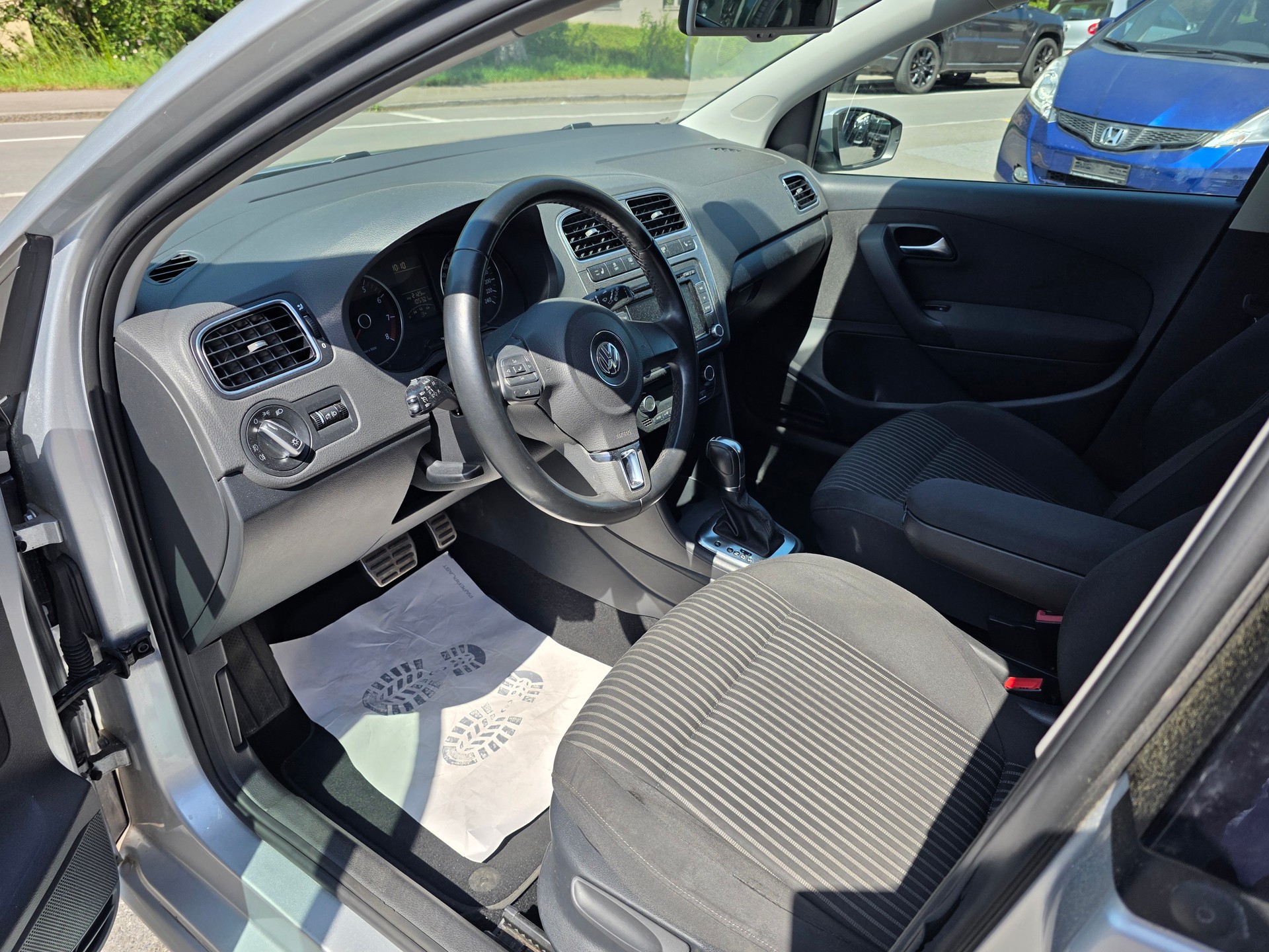 VW Polo 1.2 TSI Highline DSG / Frisch ab MFK-image-9