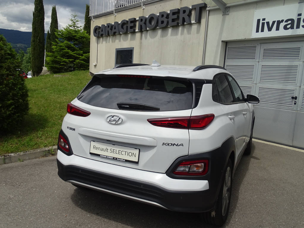 HYUNDAI Kona Electric Amplia-showroom-element-2