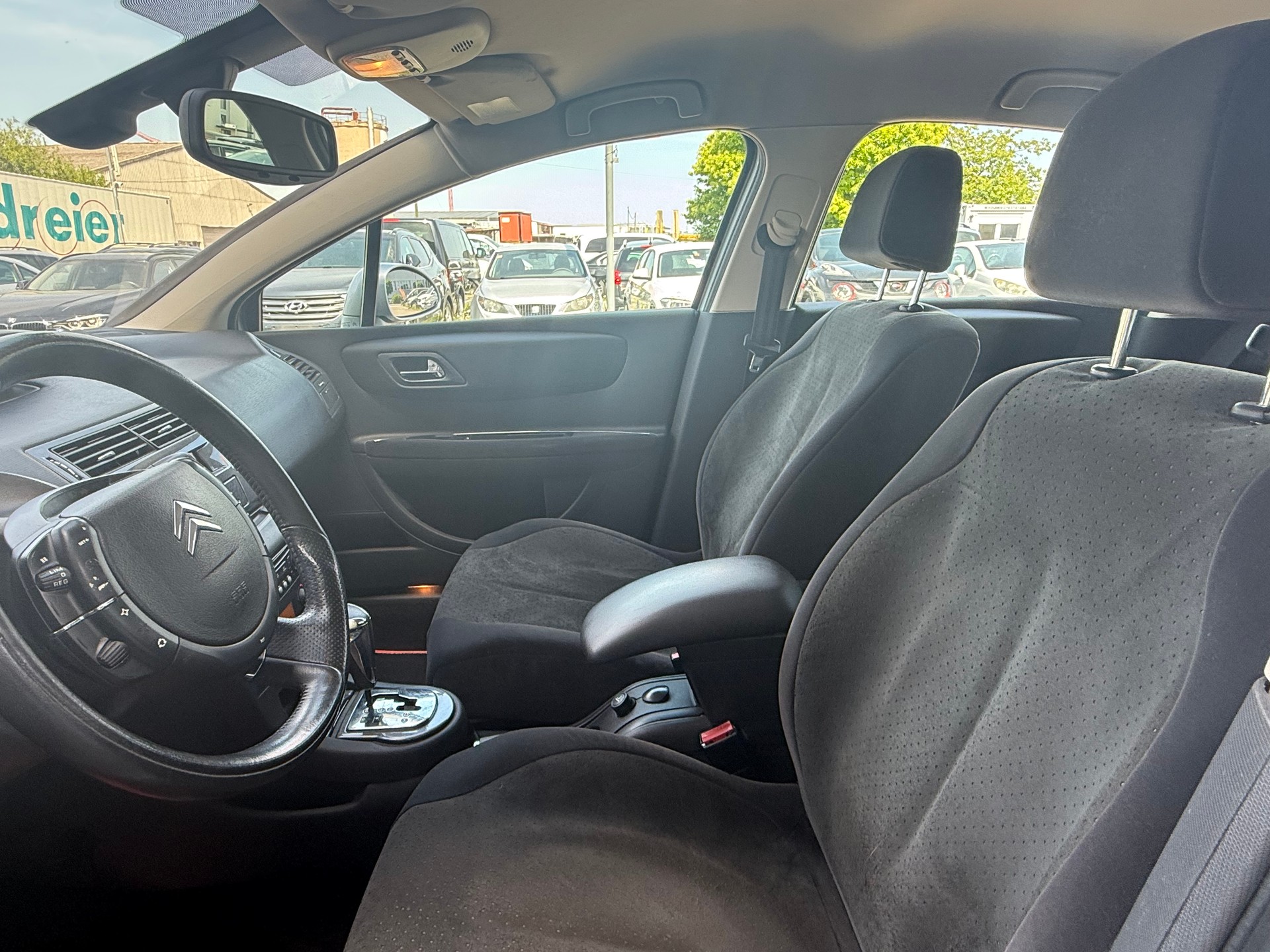 CITROEN C4 Berline 2.0 16V HDi Exclusive Automatic-image-2