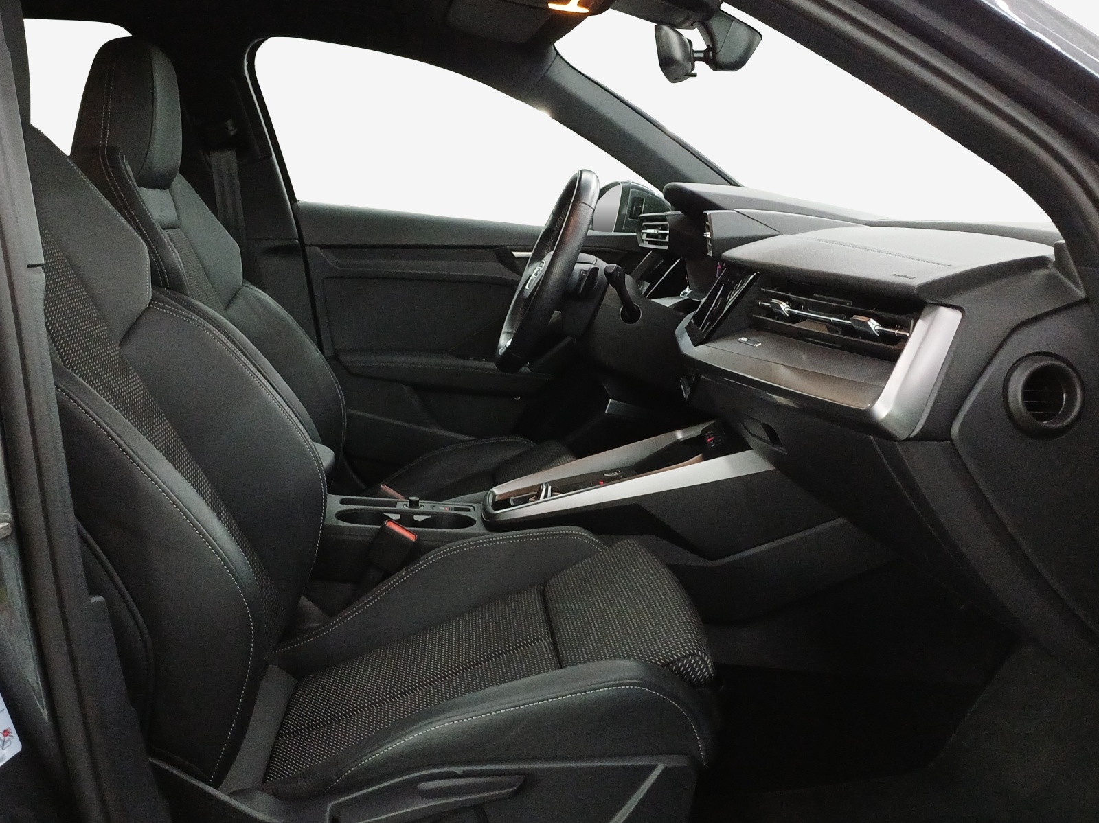 AUDI A3 Sportback 35 TFSI S line Attraction S-tronic-image-14